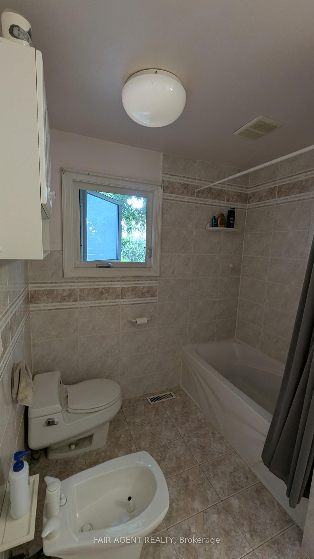 Photo 23 of 33 Maynard Drive, King, Schomberg — HOMEH
