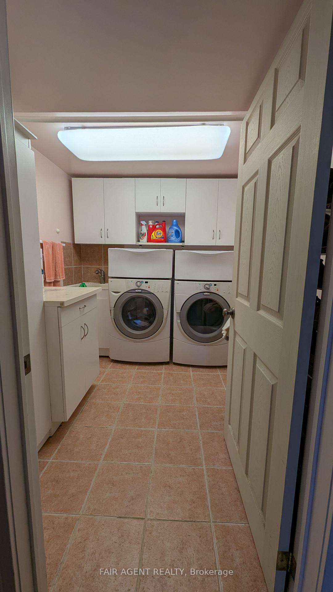 Photo 32 of 33 Maynard Drive, King, Schomberg — HOMEH