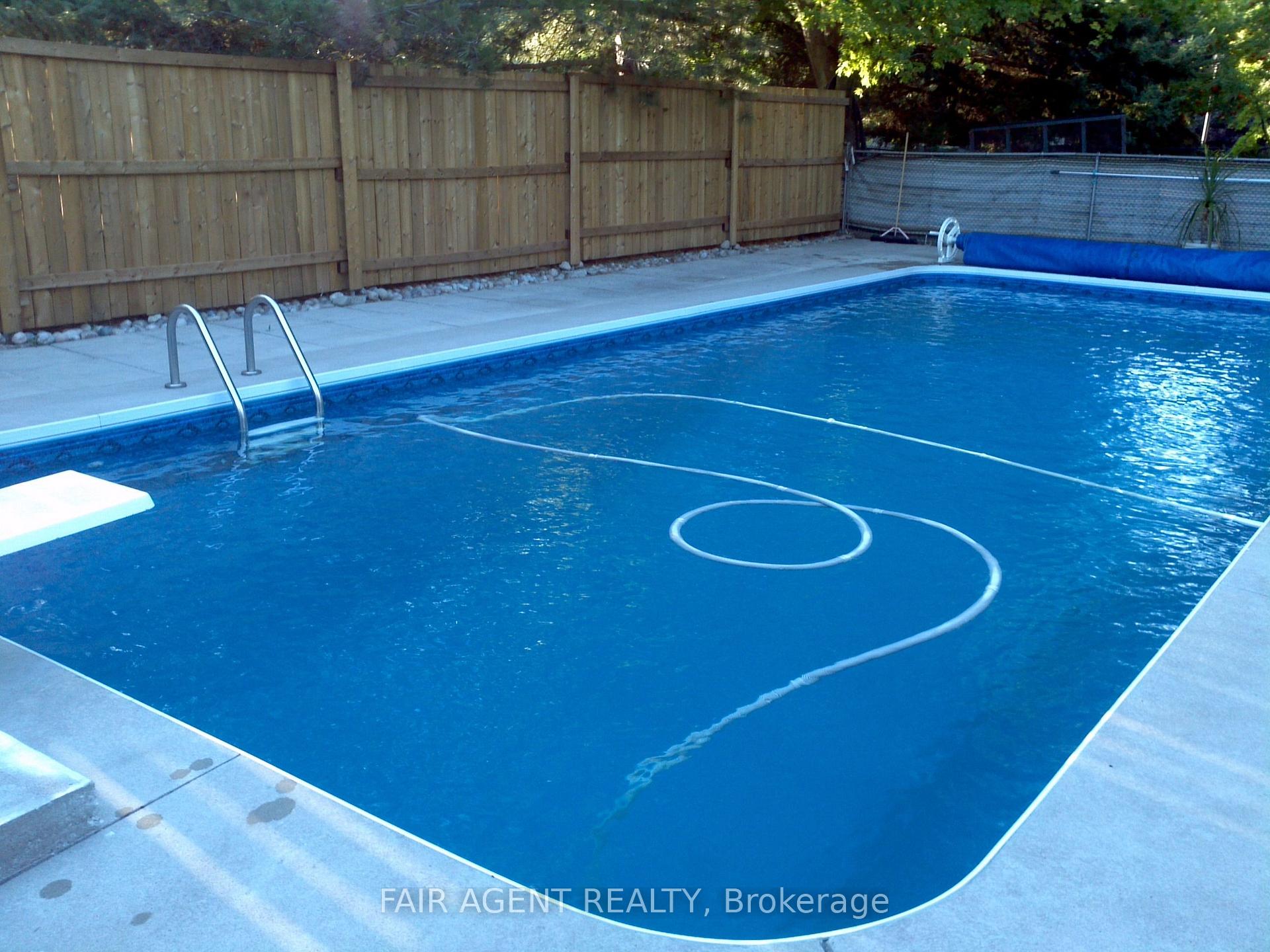 Photo 41 of 33 Maynard Drive, King, Schomberg — HOMEH