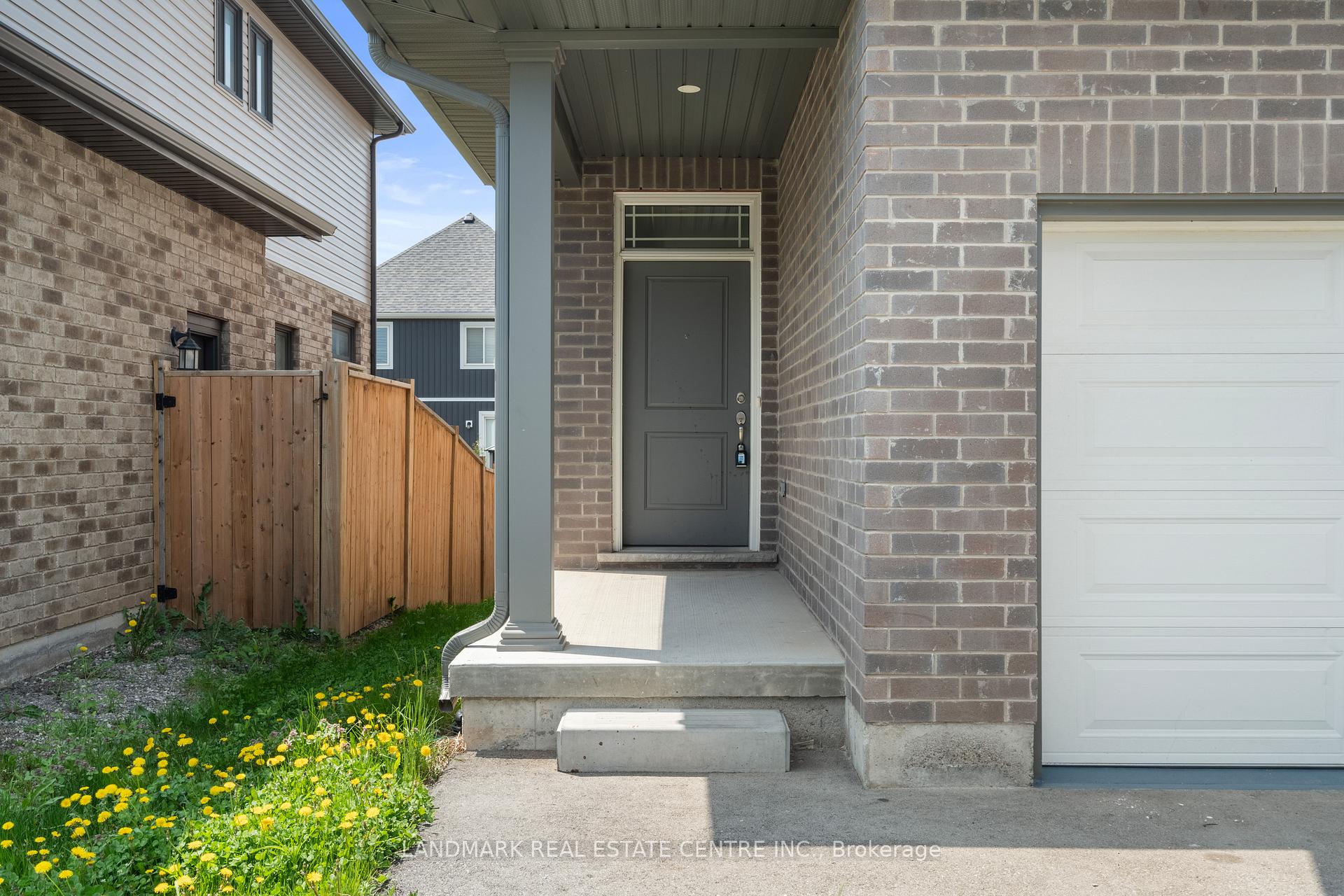 Photo 5 of 22 Lamb Crescent, Thorold, Hurricane/Merrittville — HOMEH