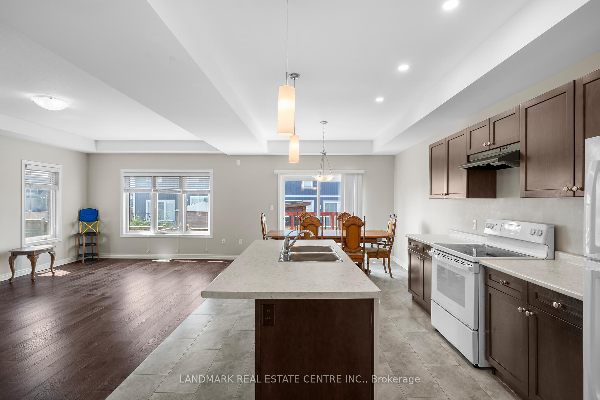 Photo 8 of 22 Lamb Crescent, Thorold, Hurricane/Merrittville — HOMEH