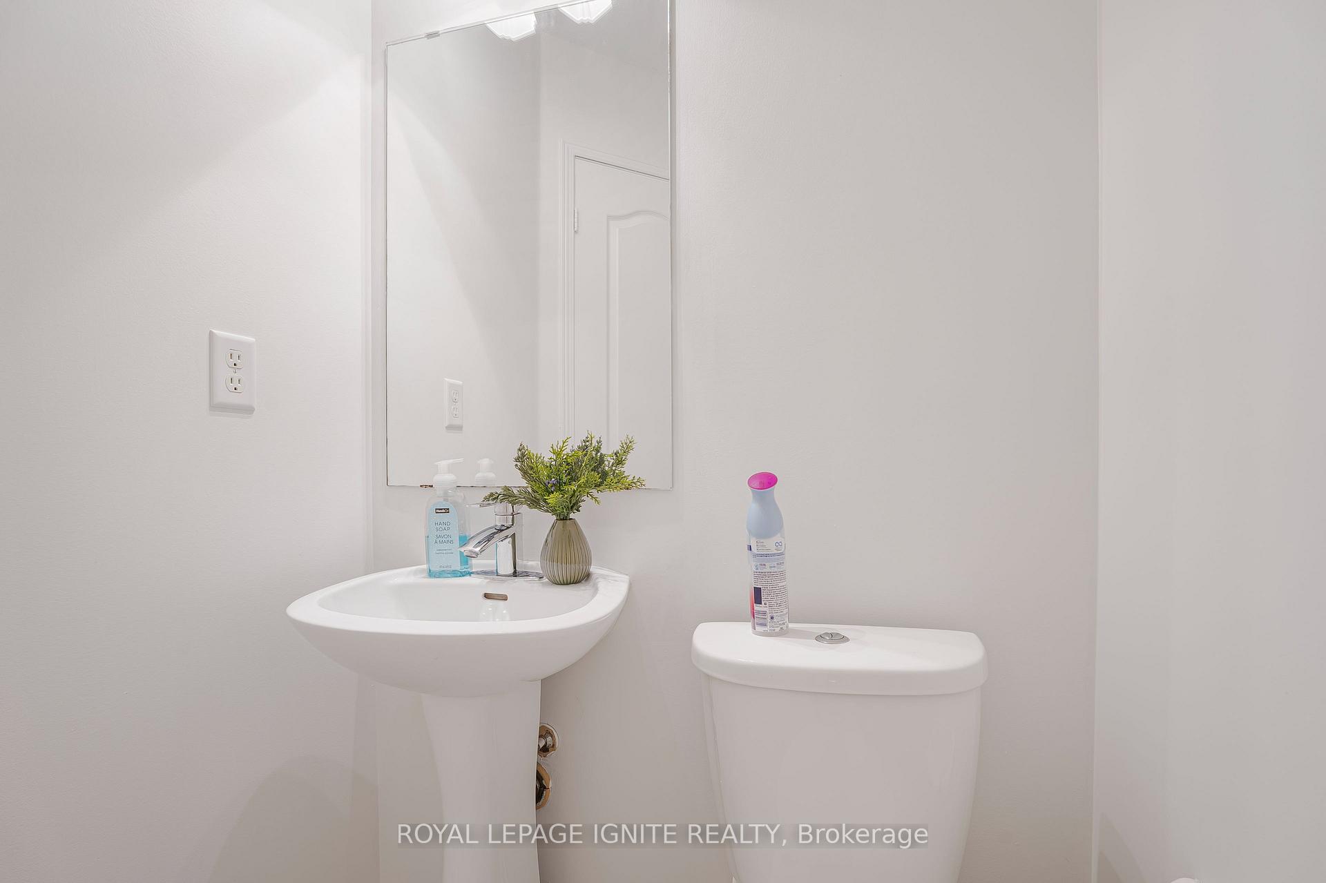 Photo 6 of 34 Pike Lane, Markham, Cornell — HOMEH