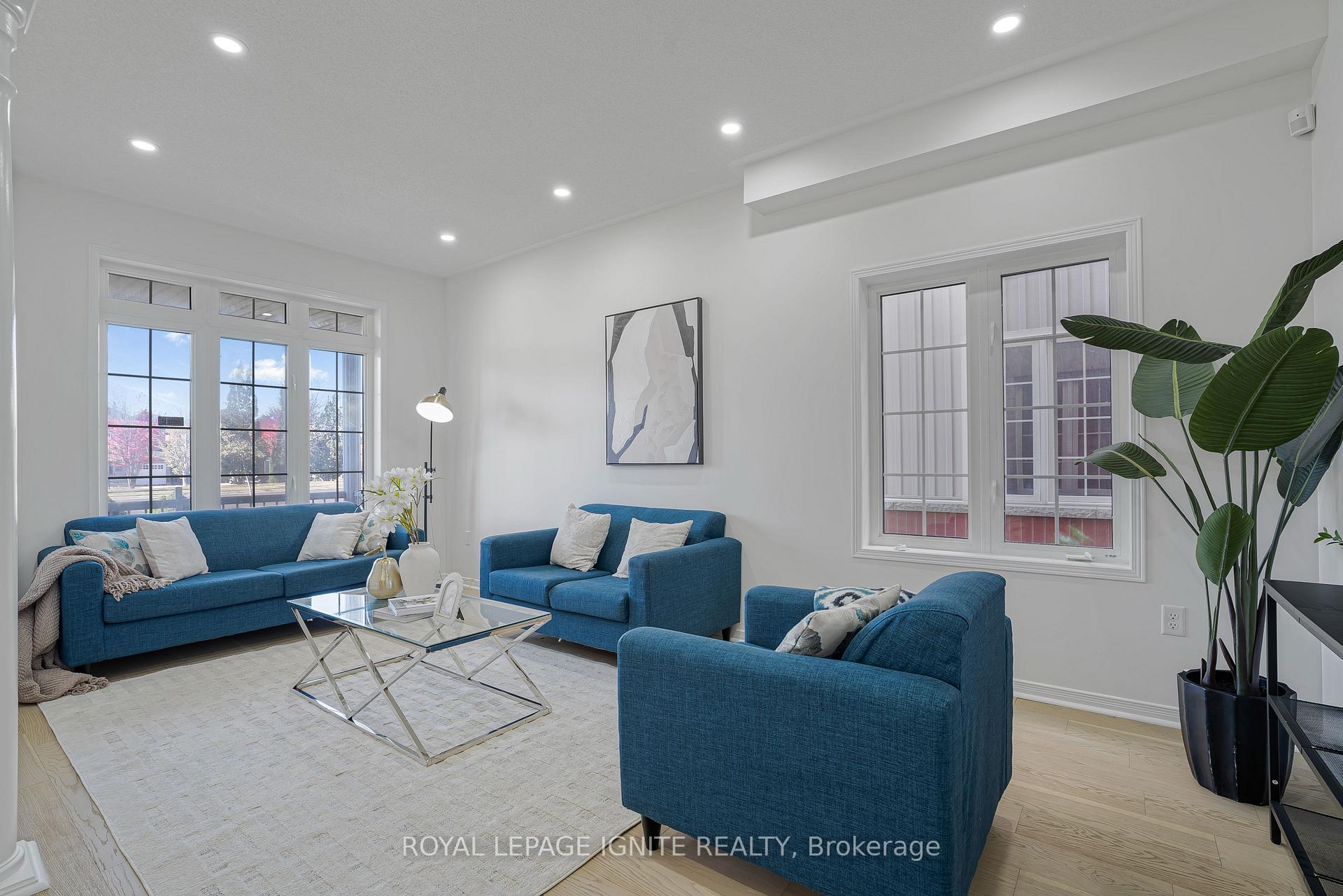 Photo 9 of 34 Pike Lane, Markham, Cornell — HOMEH