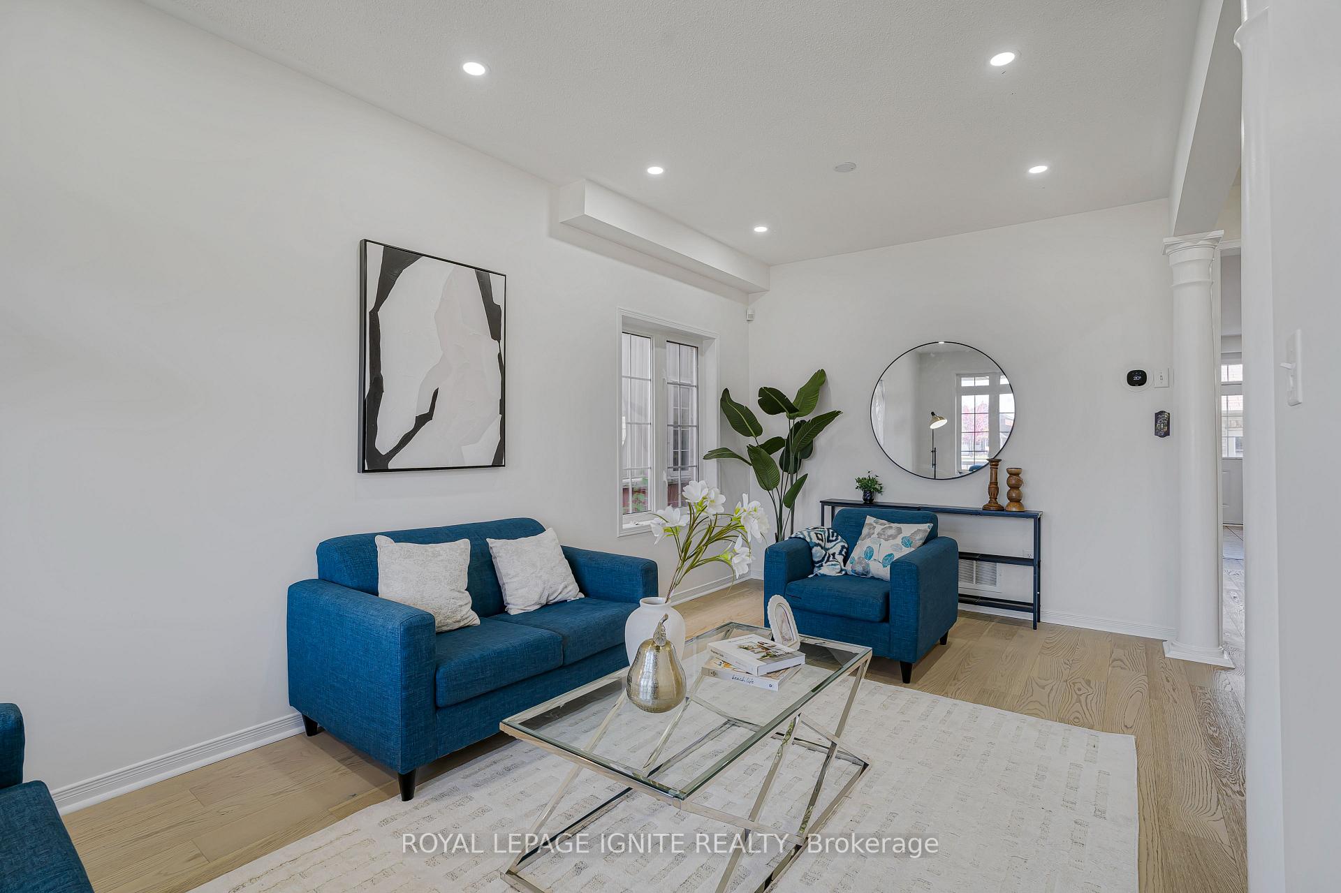 Photo 10 of 34 Pike Lane, Markham, Cornell — HOMEH