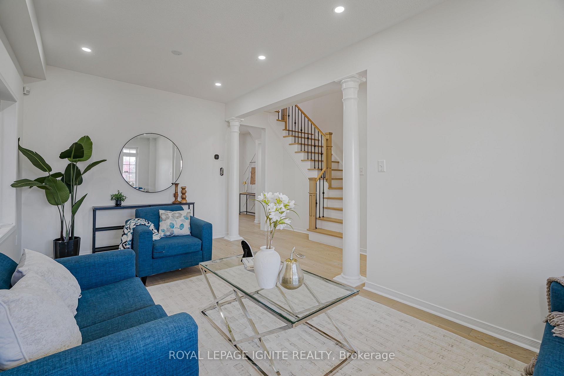 Photo 11 of 34 Pike Lane, Markham, Cornell — HOMEH
