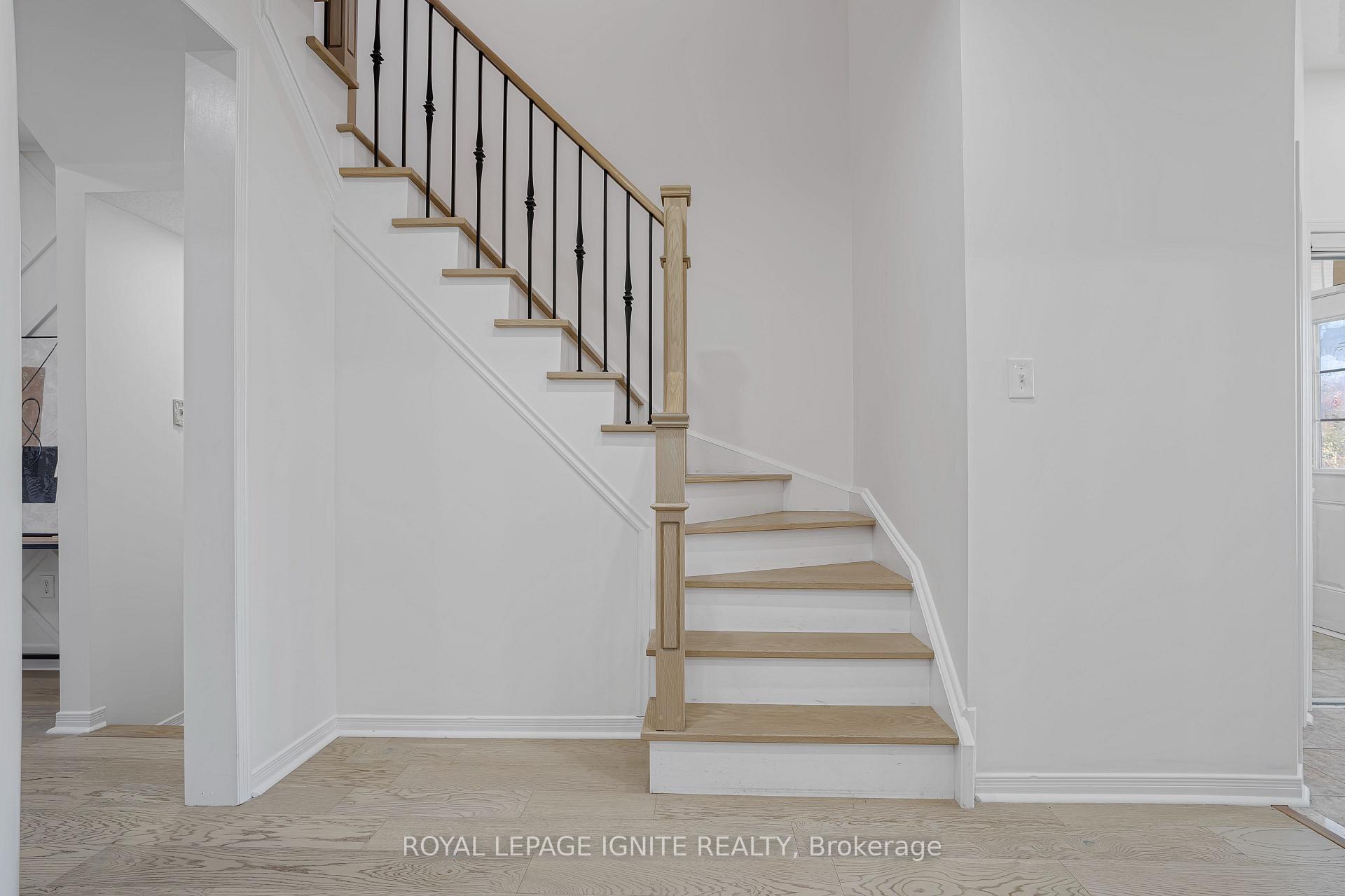 Photo 12 of 34 Pike Lane, Markham, Cornell — HOMEH