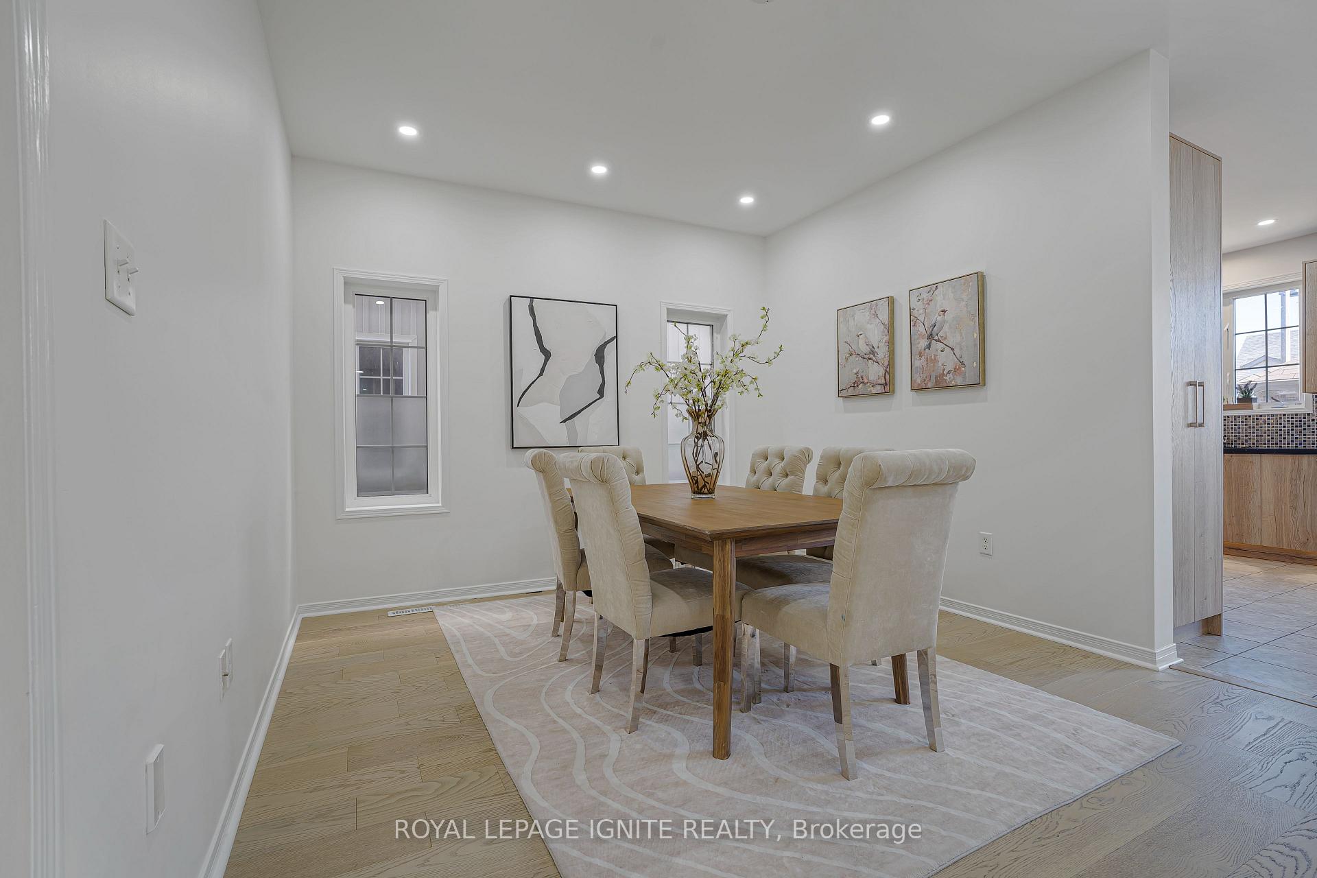 Photo 13 of 34 Pike Lane, Markham, Cornell — HOMEH