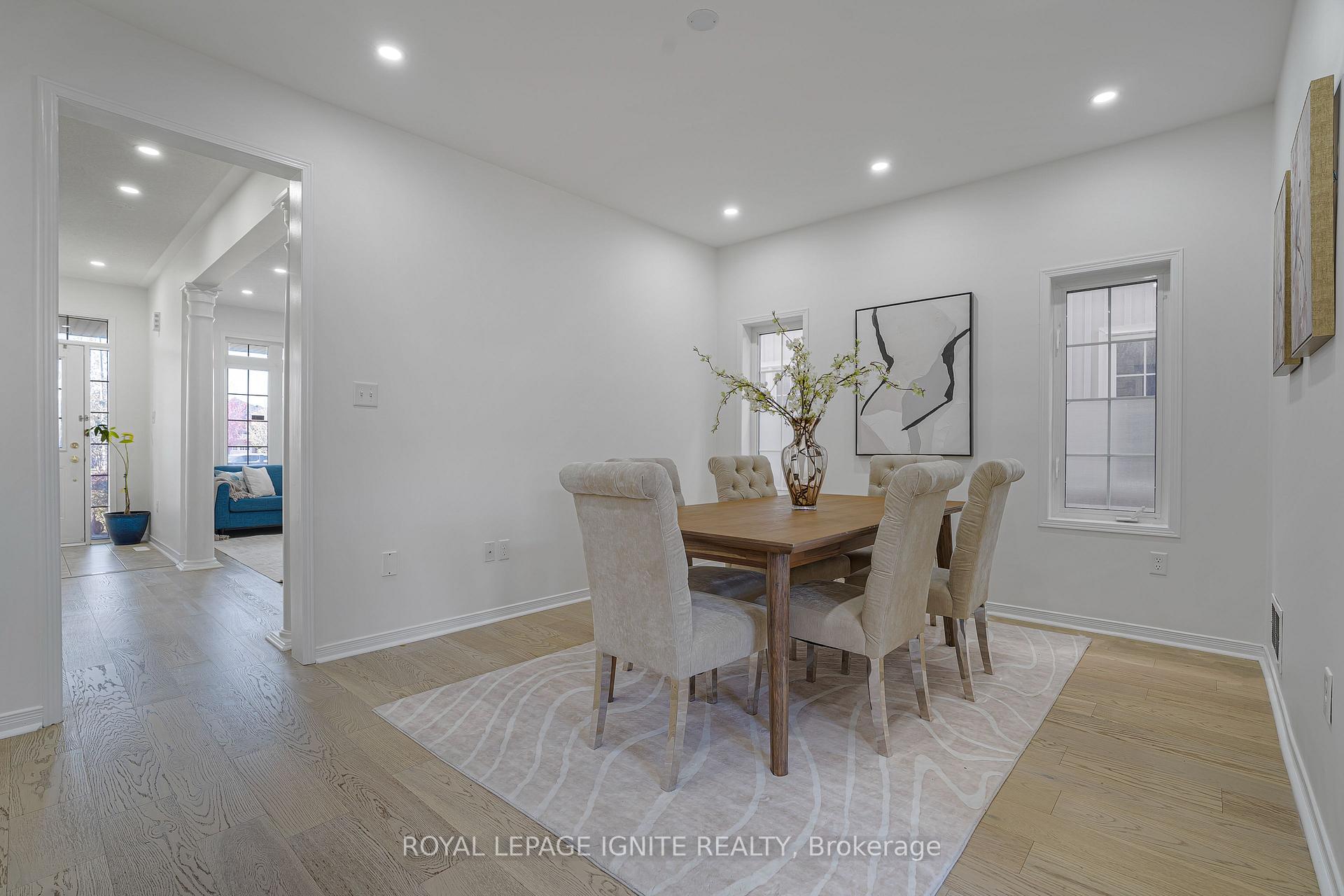 Photo 14 of 34 Pike Lane, Markham, Cornell — HOMEH