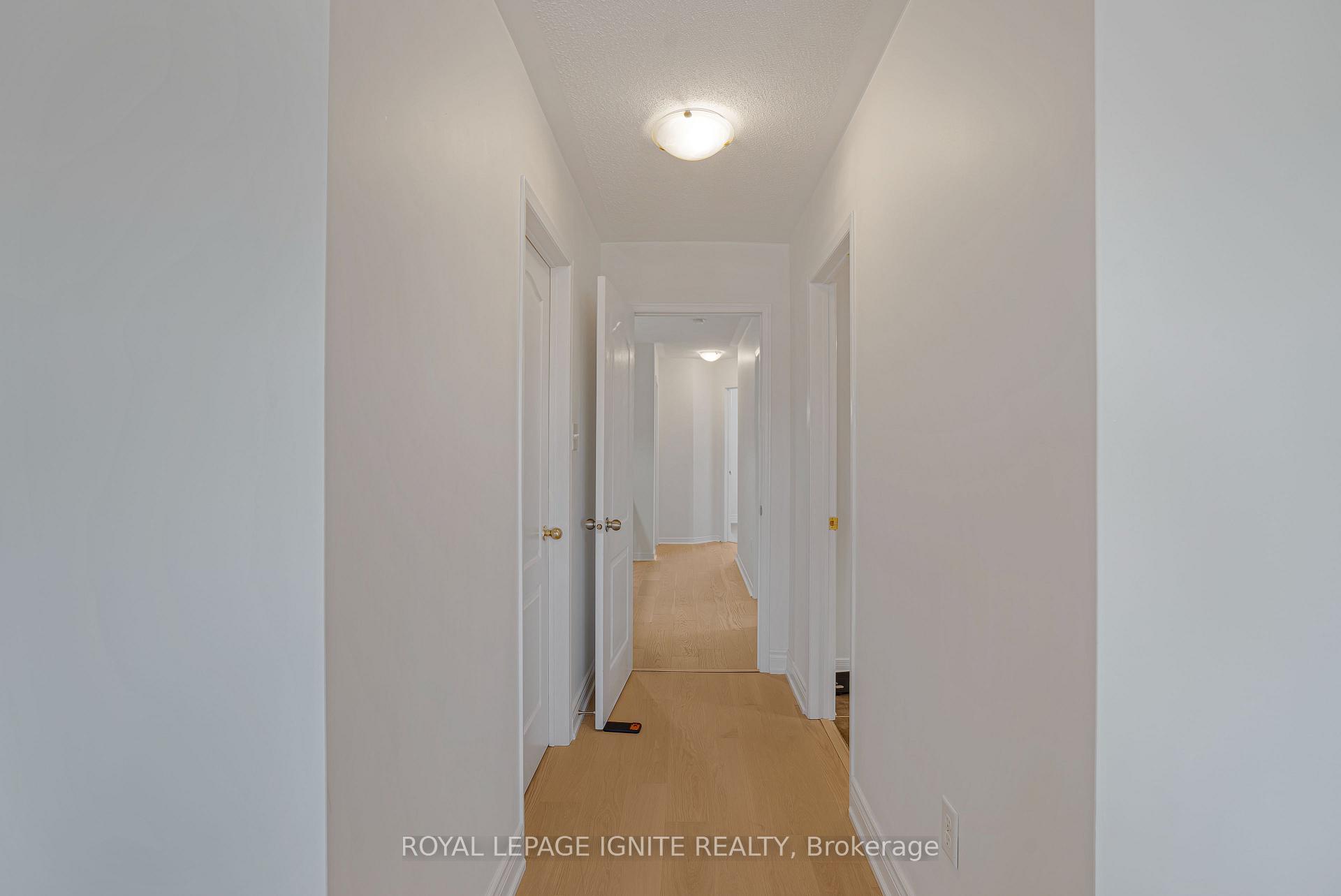 Photo 24 of 34 Pike Lane, Markham, Cornell — HOMEH