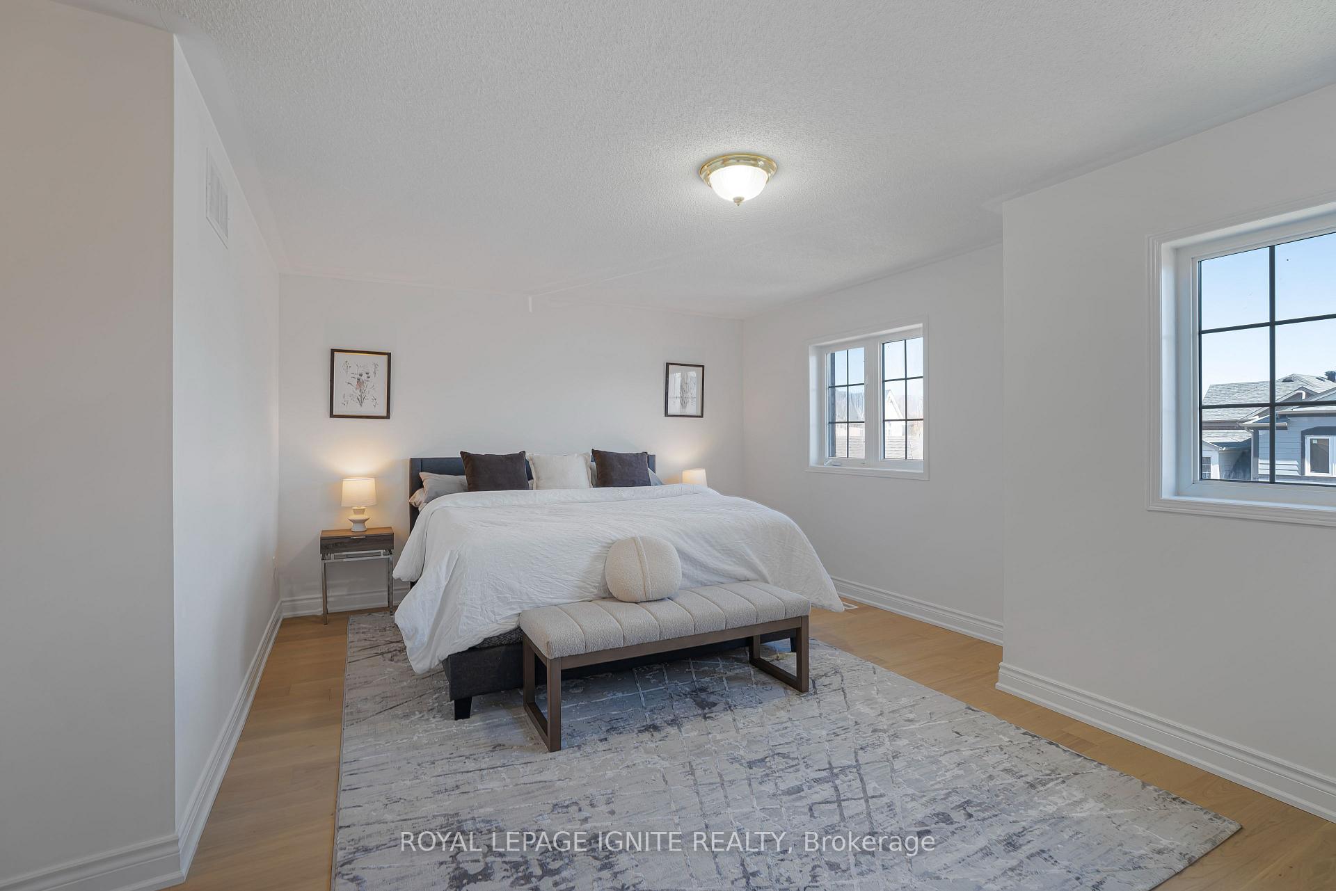 Photo 25 of 34 Pike Lane, Markham, Cornell — HOMEH