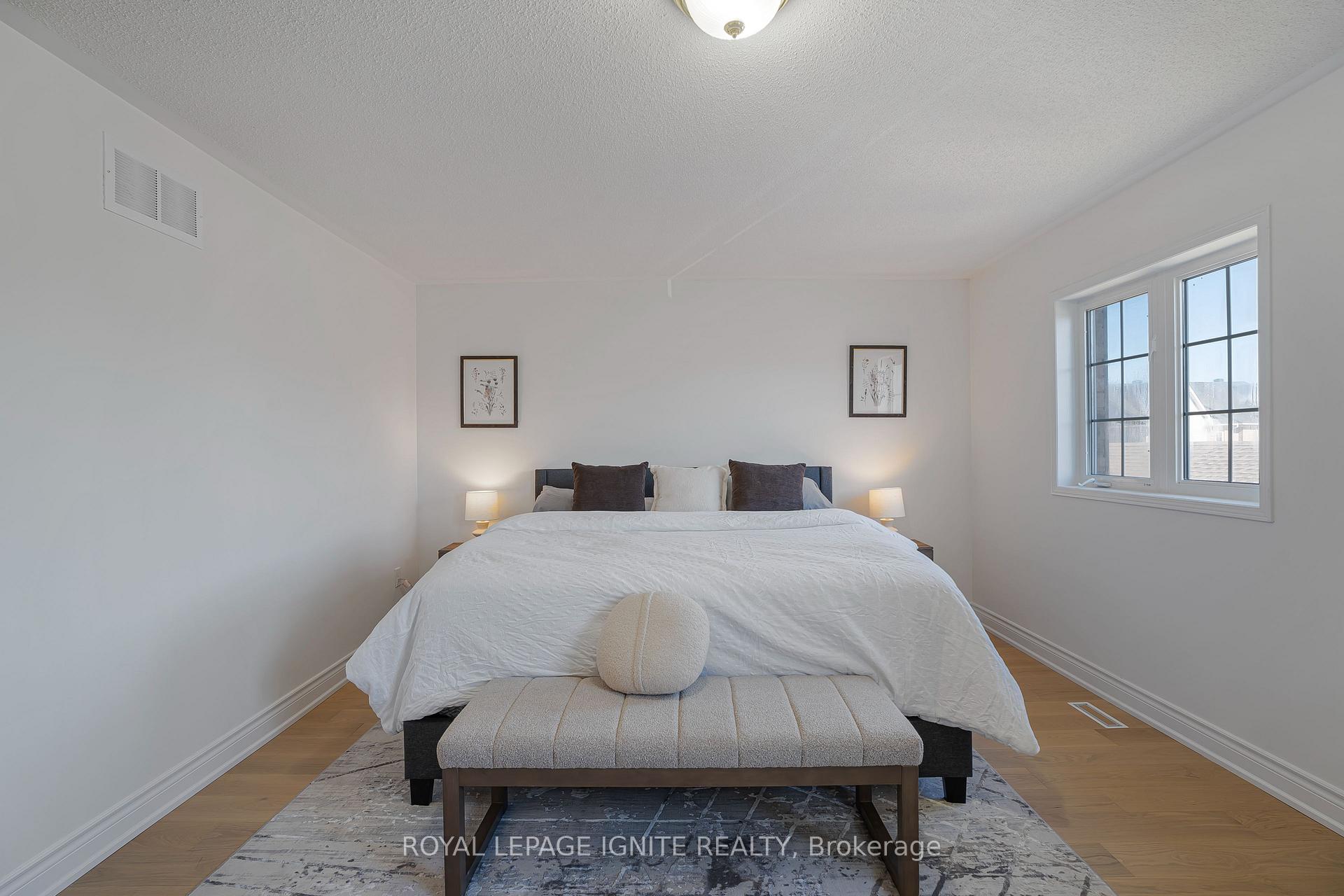 Photo 26 of 34 Pike Lane, Markham, Cornell — HOMEH