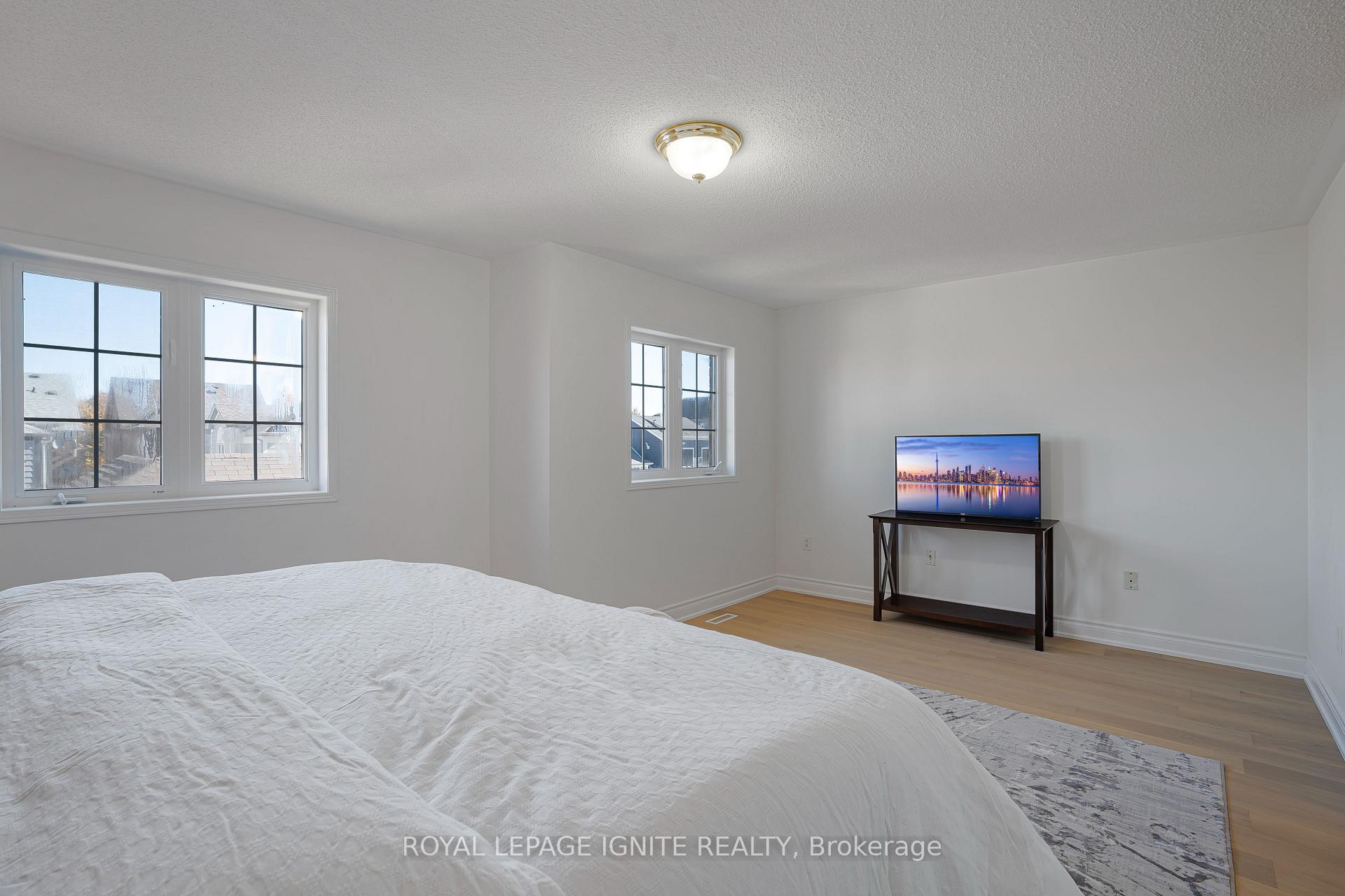 Photo 27 of 34 Pike Lane, Markham, Cornell — HOMEH