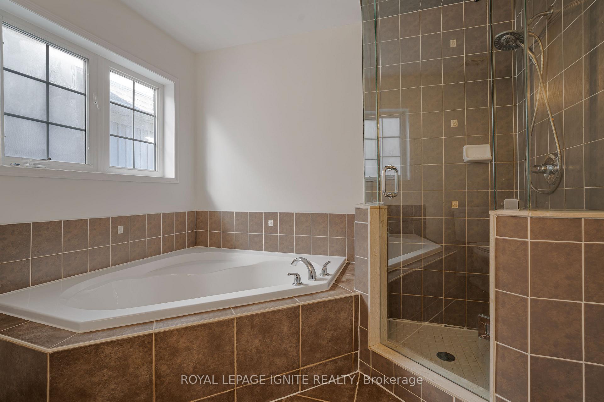 Photo 29 of 34 Pike Lane, Markham, Cornell — HOMEH