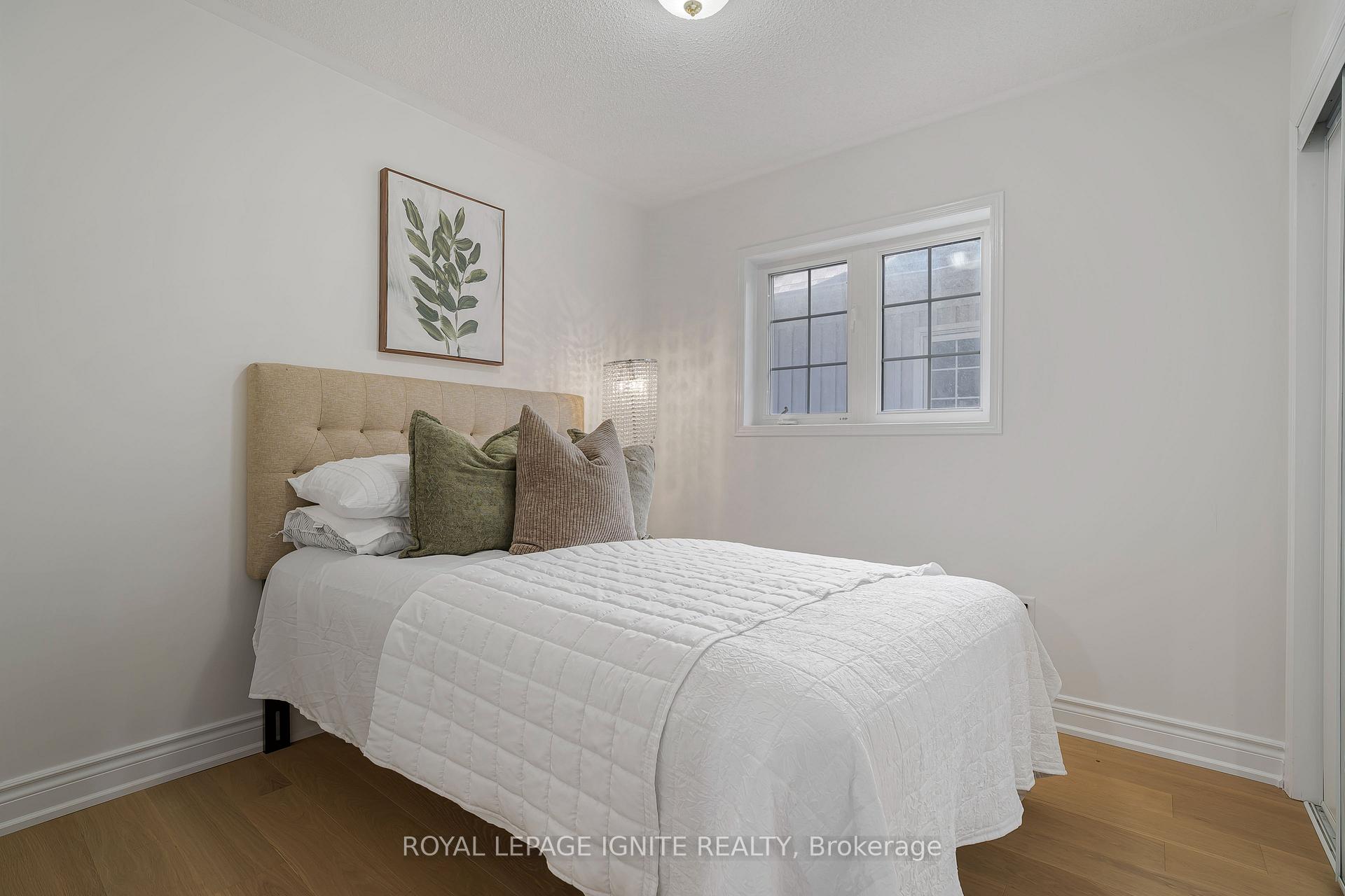 Photo 30 of 34 Pike Lane, Markham, Cornell — HOMEH