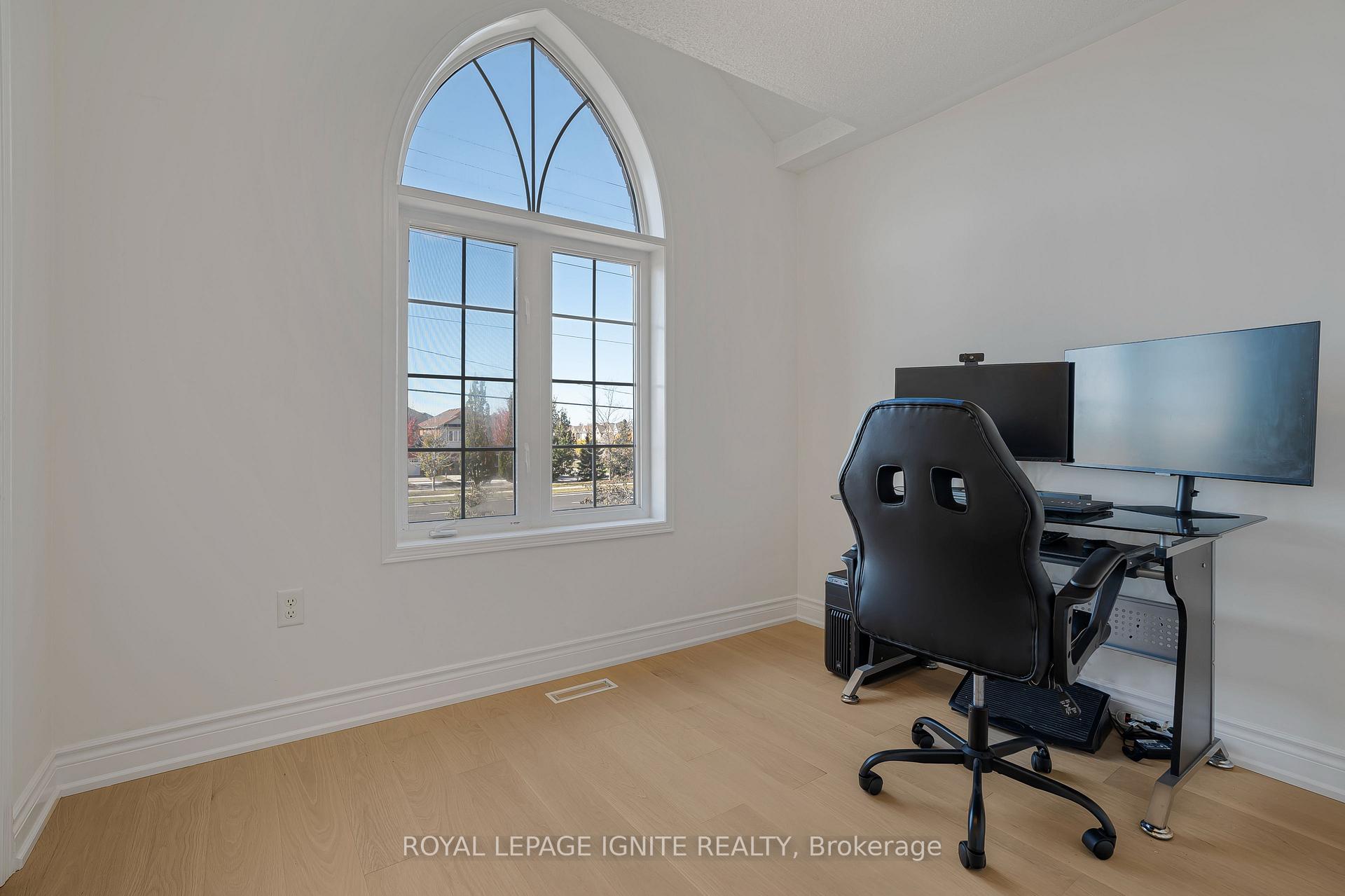 Photo 33 of 34 Pike Lane, Markham, Cornell — HOMEH
