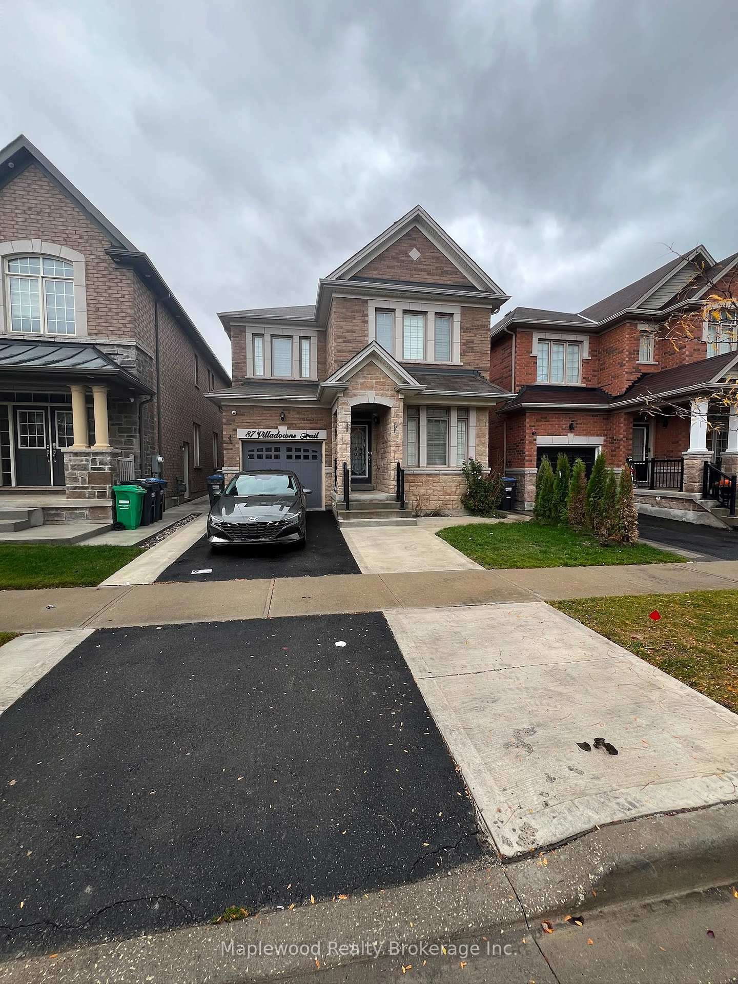 Photo 2 of 87 Villadowns Trail, Brampton, Sandringham-Wellington North — HOMEH