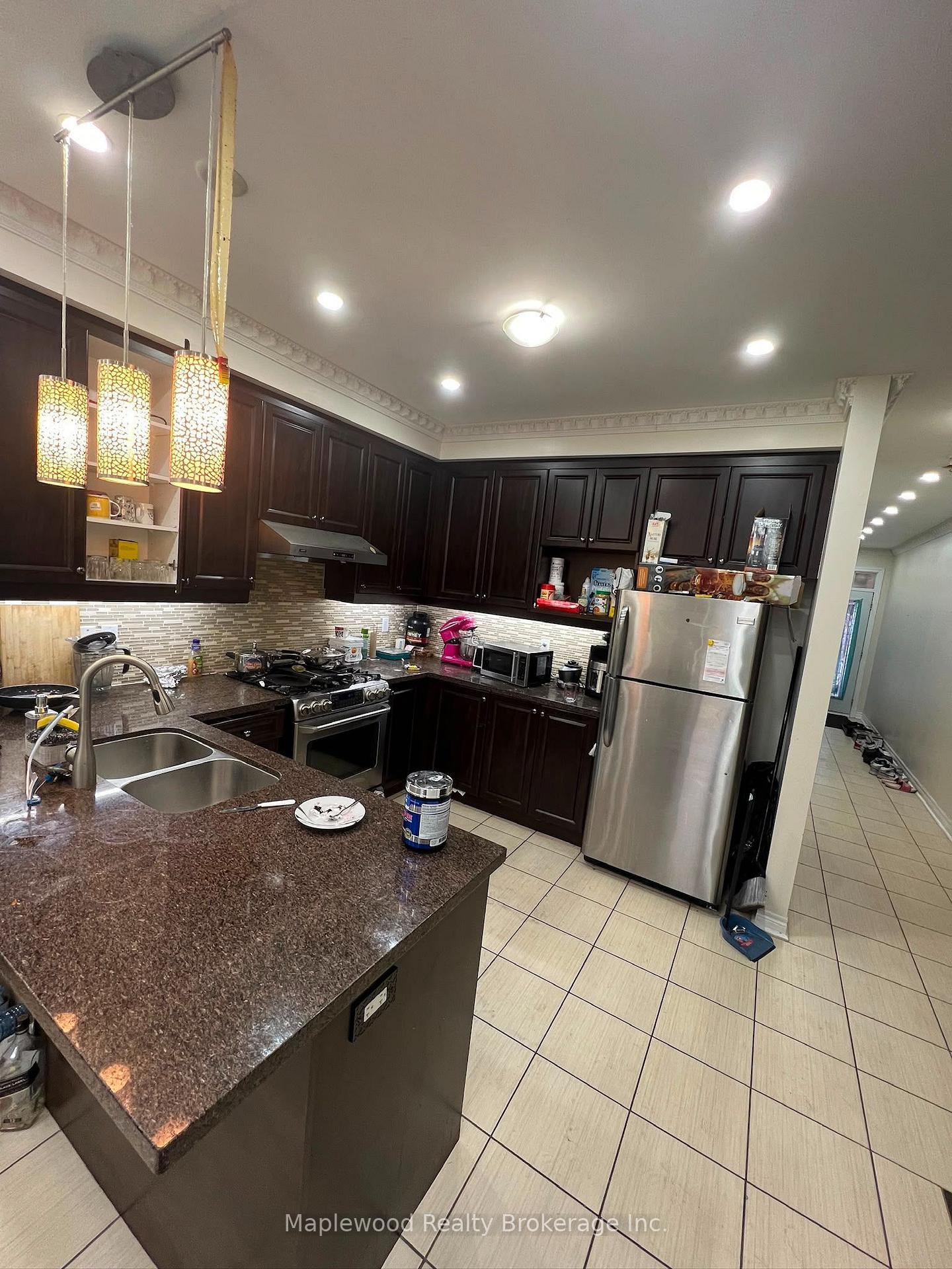 Photo 5 of 87 Villadowns Trail, Brampton, Sandringham-Wellington North — HOMEH