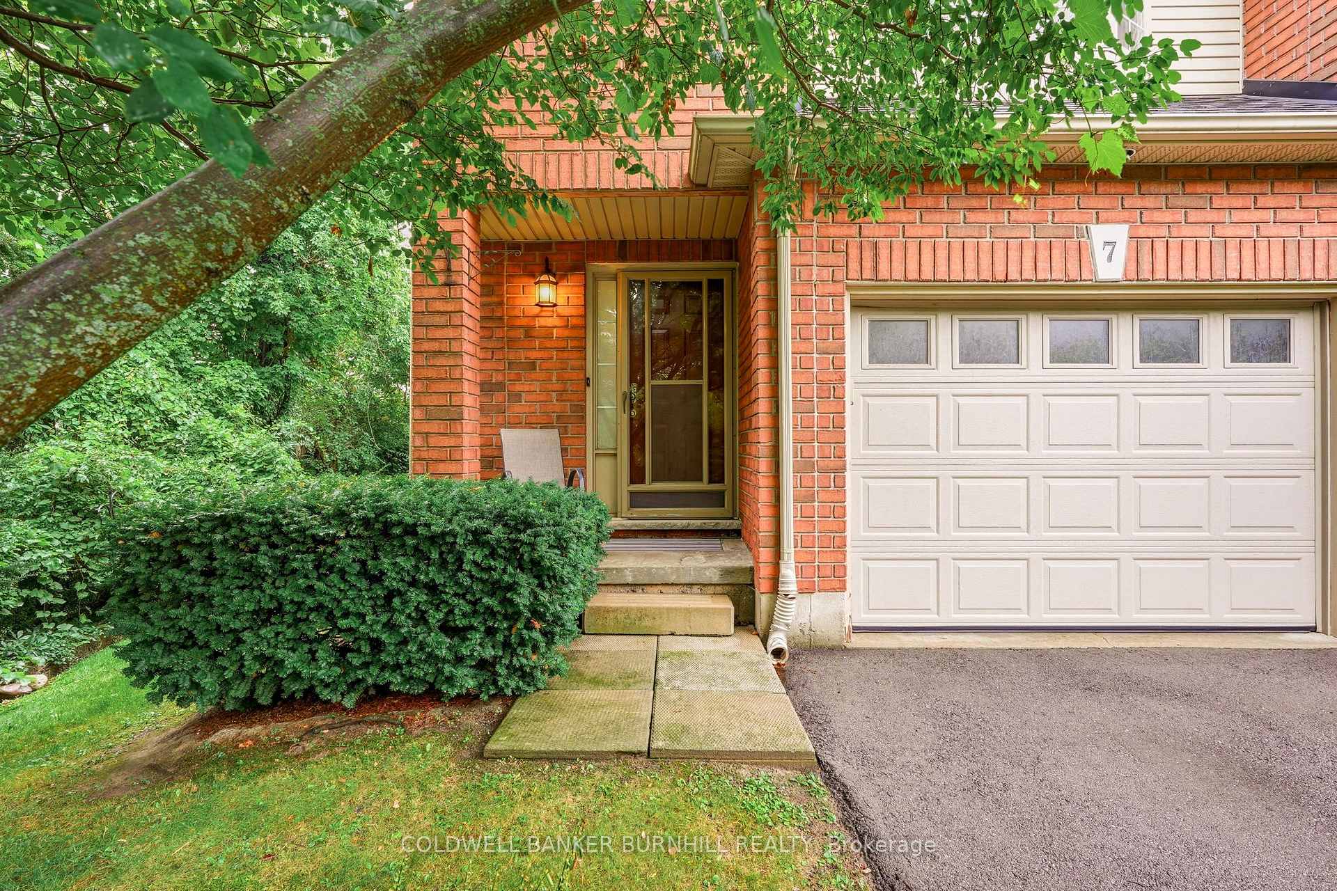 Photo 3 of Unit 7, 348 Highland Road W, Hamilton, Stoney Creek Mountain — HOMEH