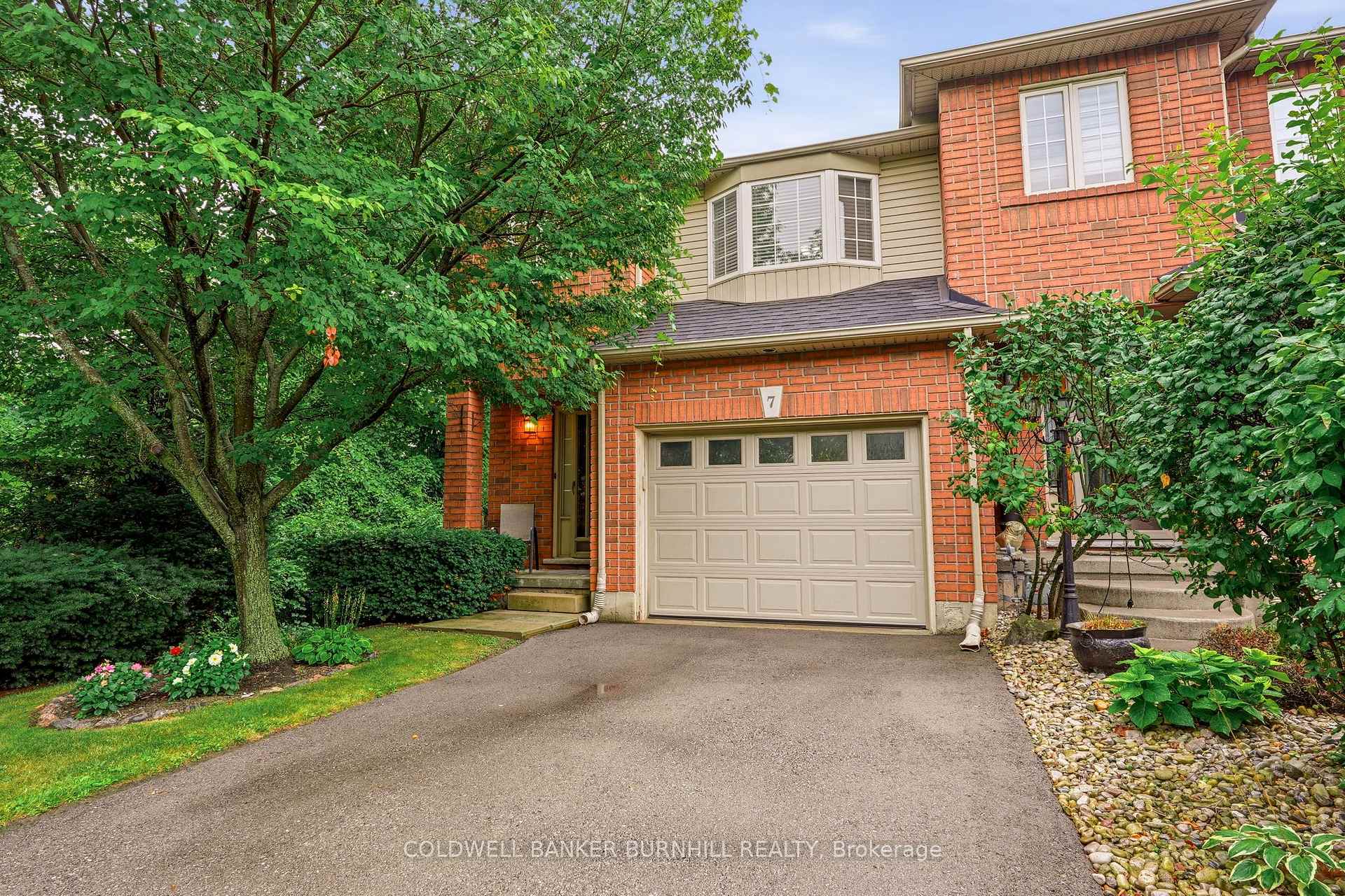 Photo 4 of Unit 7, 348 Highland Road W, Hamilton, Stoney Creek Mountain — HOMEH