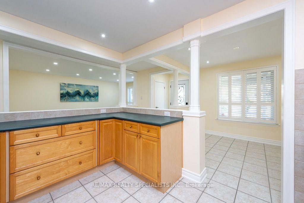 Photo 9 of Unit MAIN, 79 Clearbrooke Circle, Etobicoke, Rexdale-Kipling — HOMEH