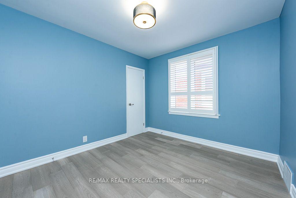 Photo 14 of Unit MAIN, 79 Clearbrooke Circle, Etobicoke, Rexdale-Kipling — HOMEH