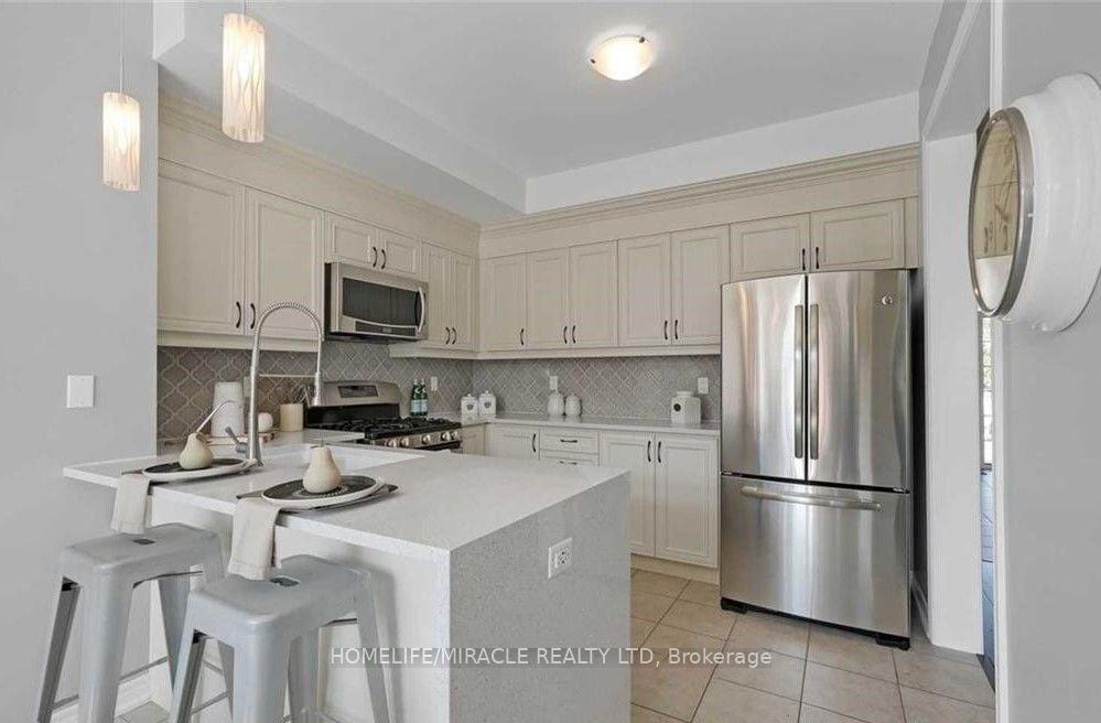 Photo 3 of 32 Mcdonald Crescent, Clarington, Newcastle — HOMEH