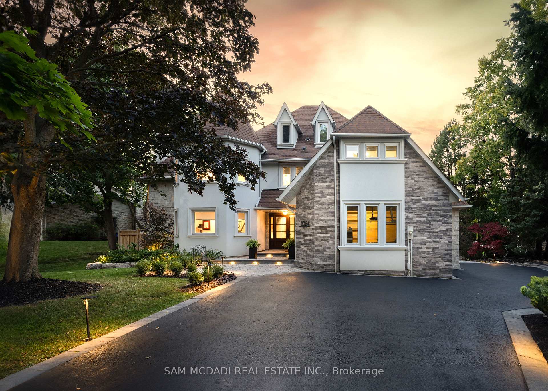 Front of 2064 Almira Court