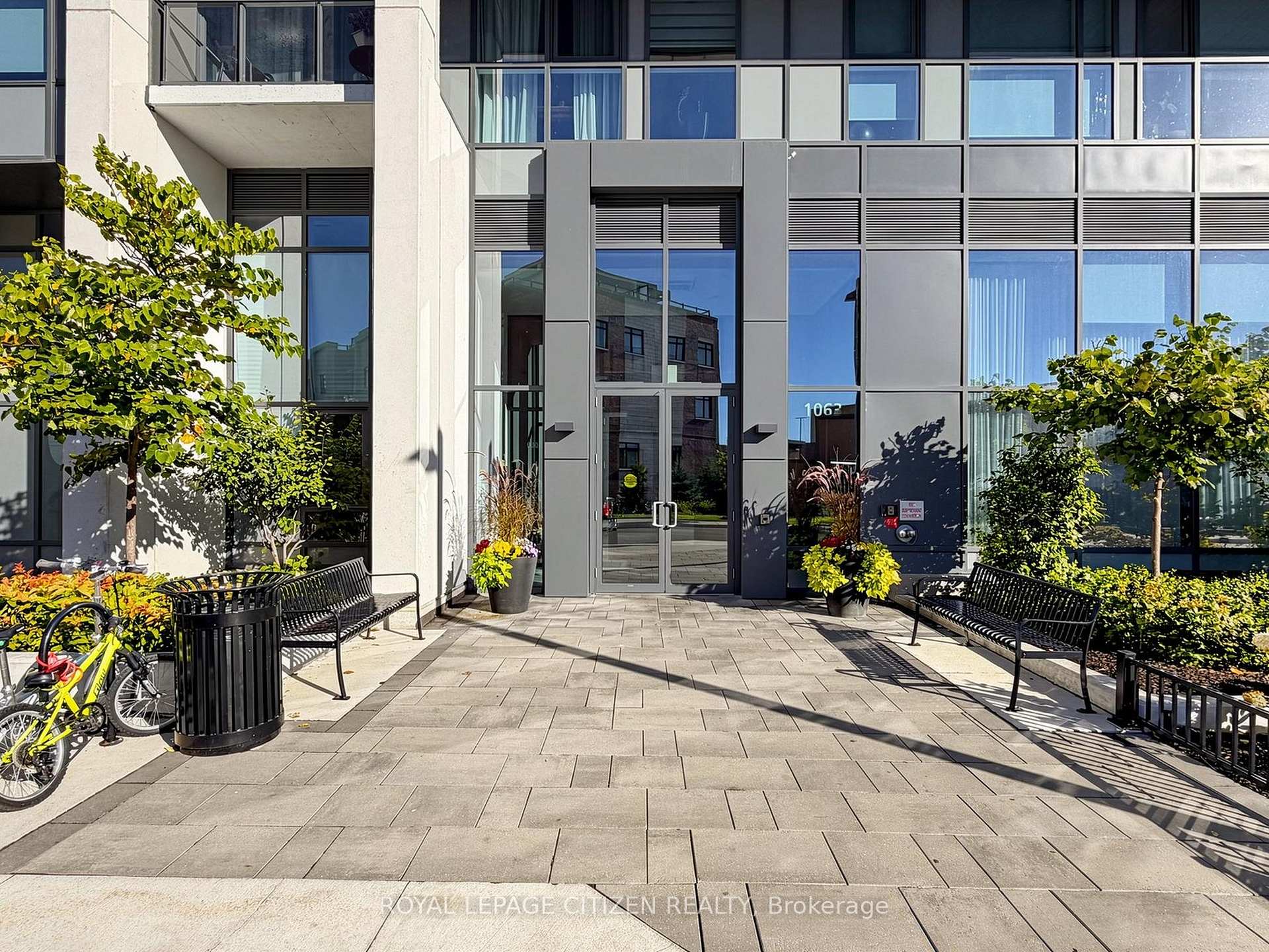 Photo 5 of Unit 412, 1063 Douglas McCurdy Common, Mississauga, Lakeview — HOMEH