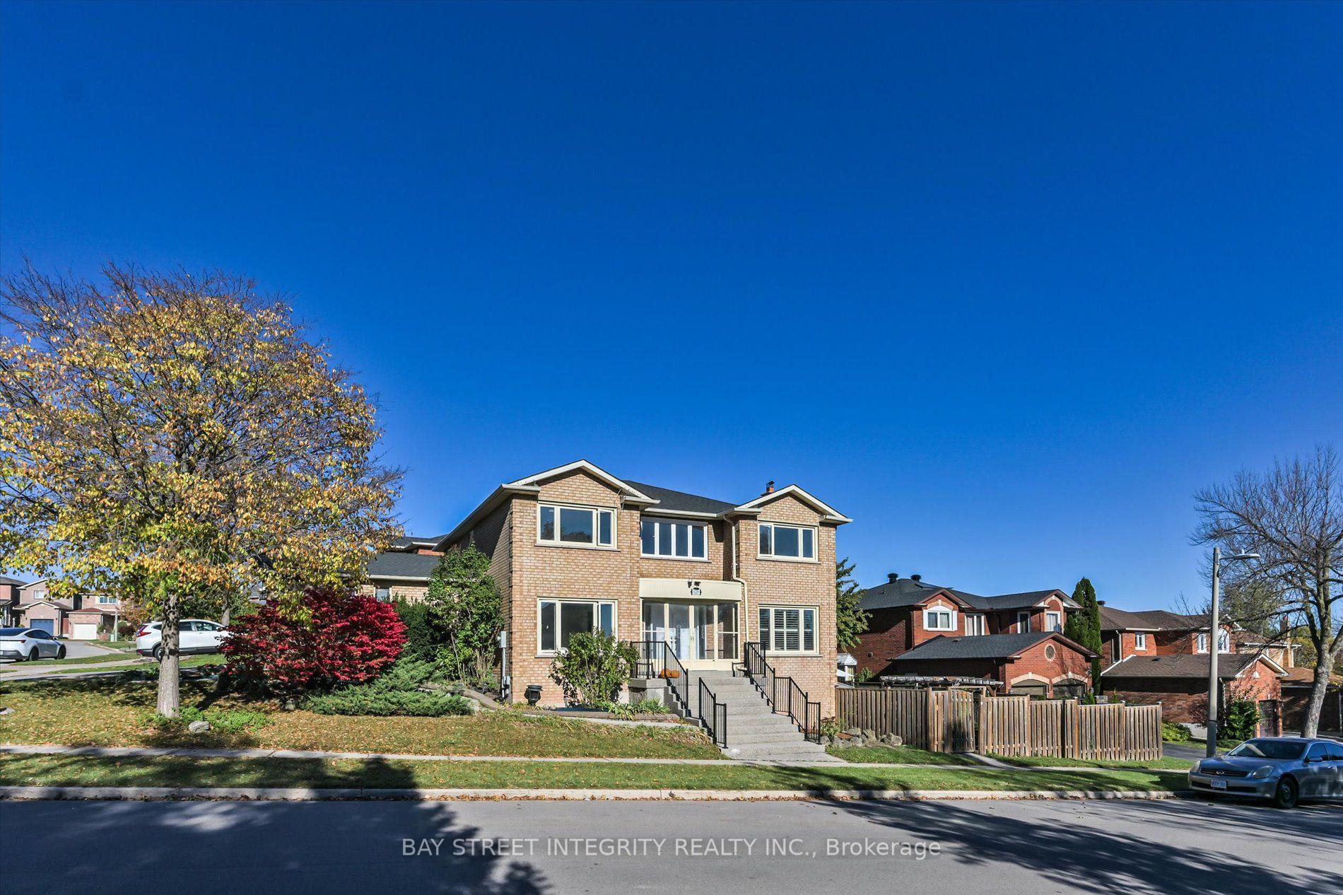 Photo 1 of 1225 Winterbourne Drive, Oakville, Clearview — HOMEH