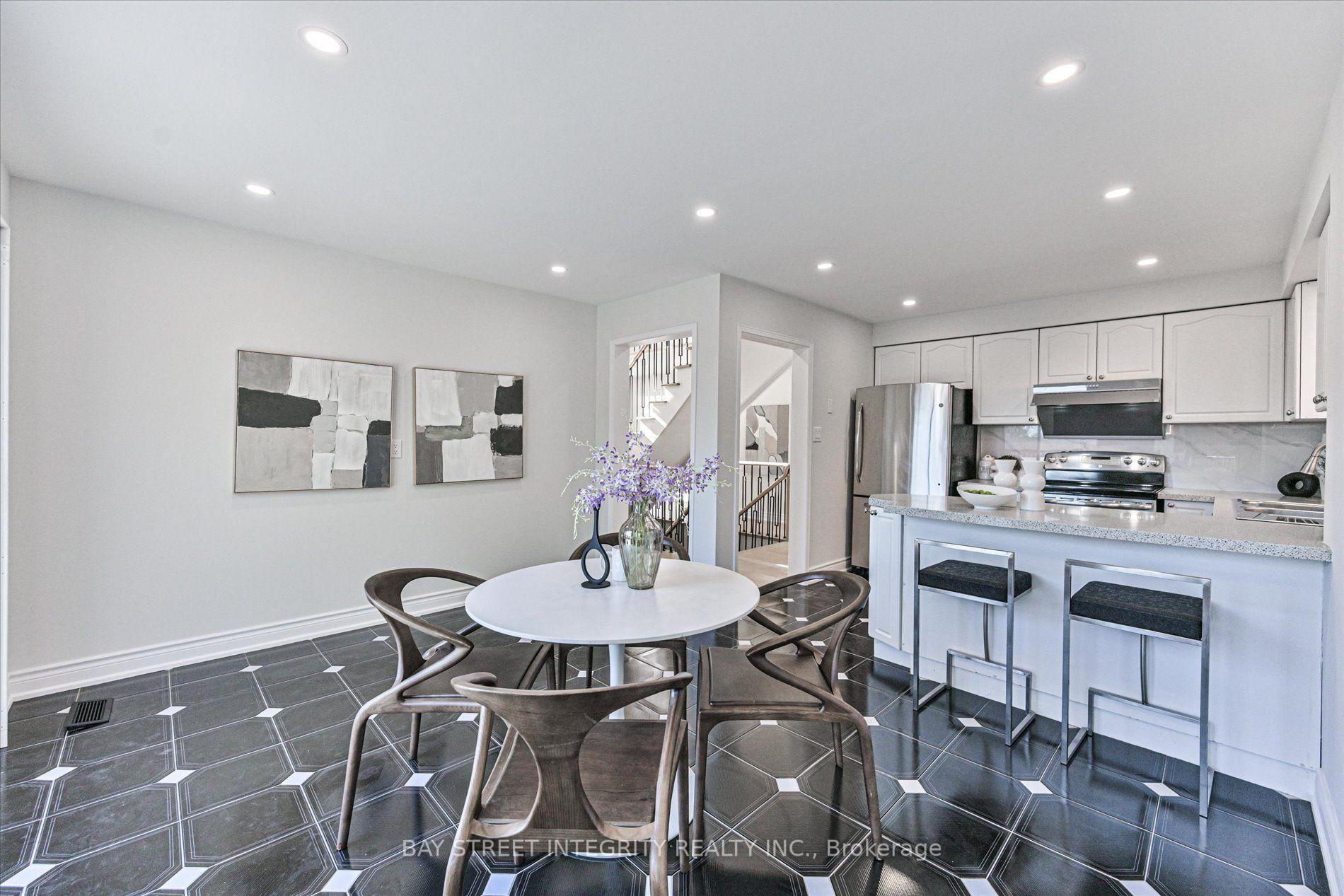 Photo 18 of 1225 Winterbourne Drive, Oakville, Clearview — HOMEH