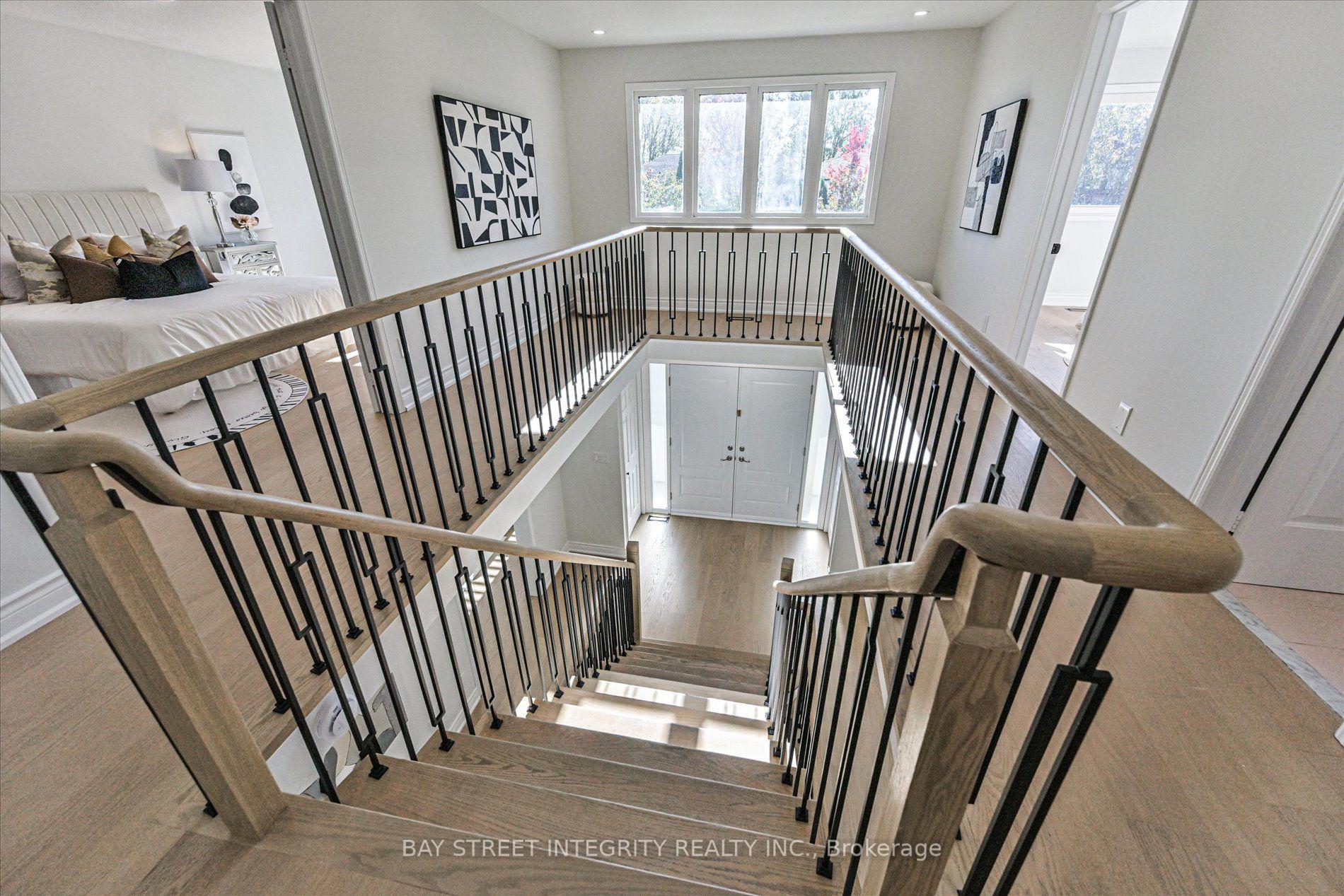 Photo 23 of 1225 Winterbourne Drive, Oakville, Clearview — HOMEH