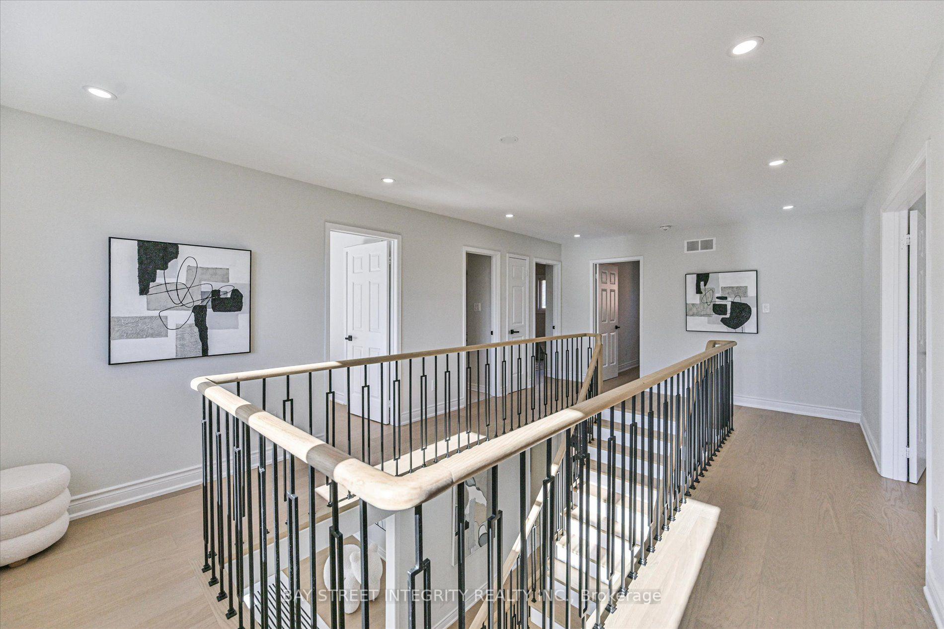 Photo 24 of 1225 Winterbourne Drive, Oakville, Clearview — HOMEH