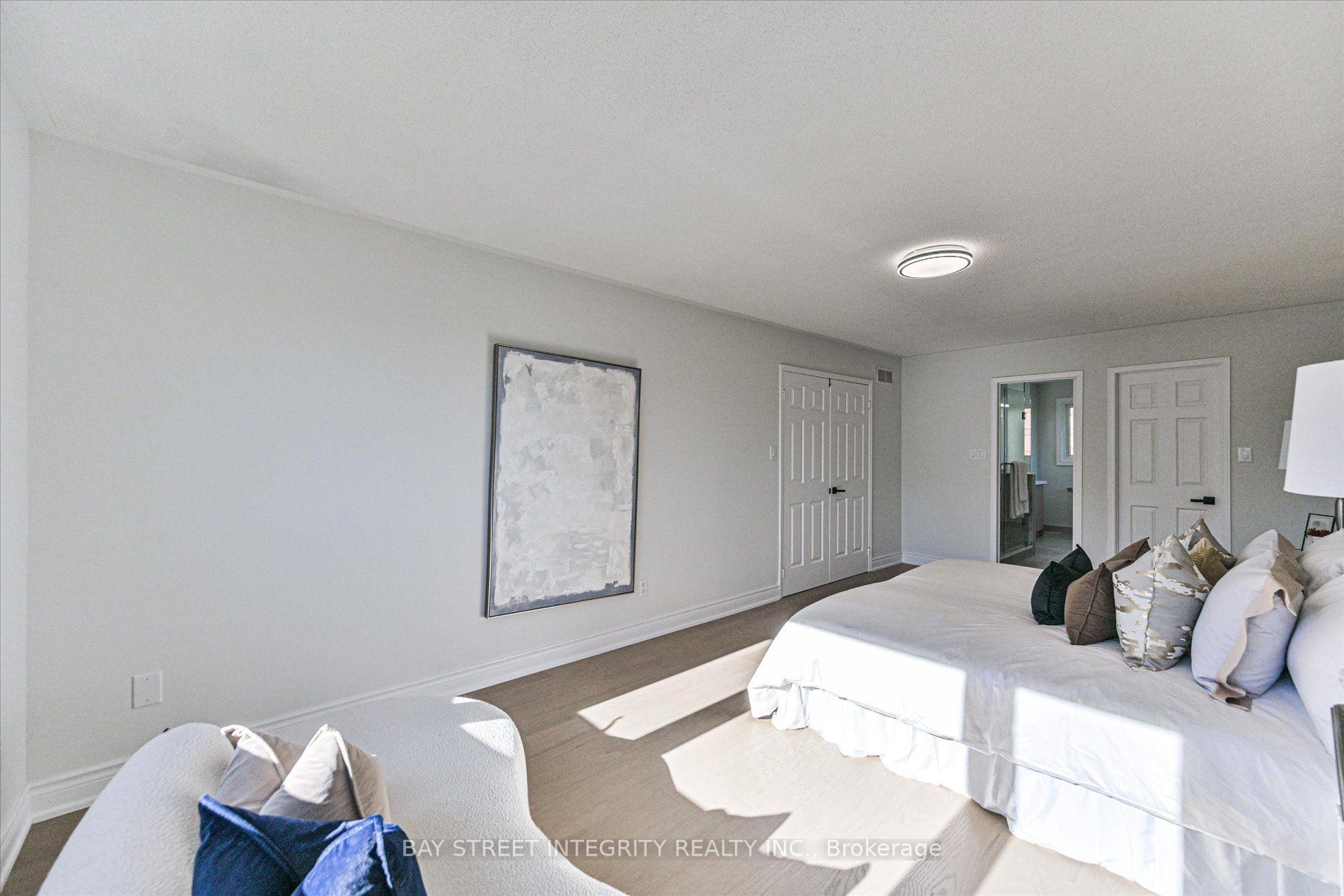 Photo 26 of 1225 Winterbourne Drive, Oakville, Clearview — HOMEH