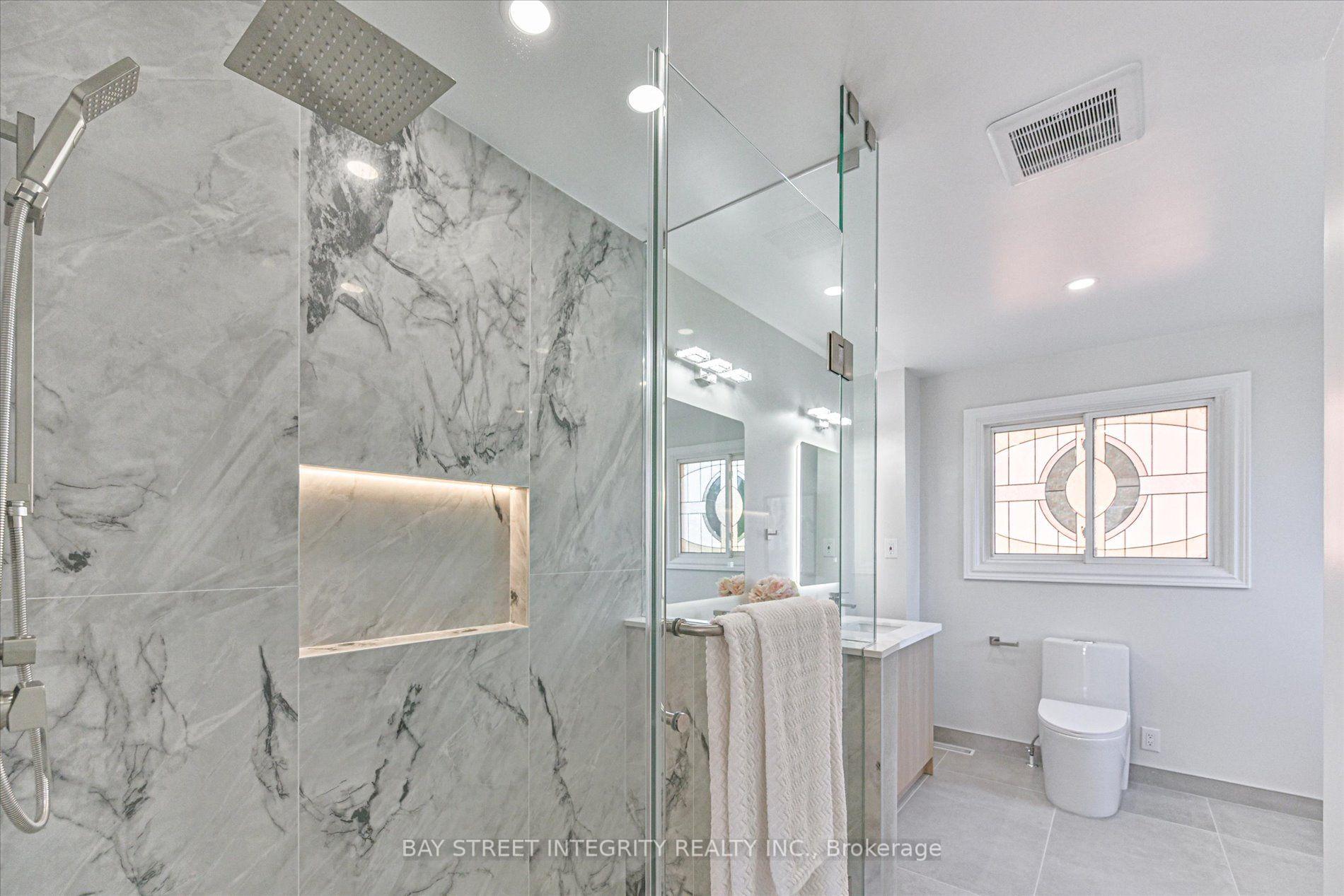 Photo 29 of 1225 Winterbourne Drive, Oakville, Clearview — HOMEH
