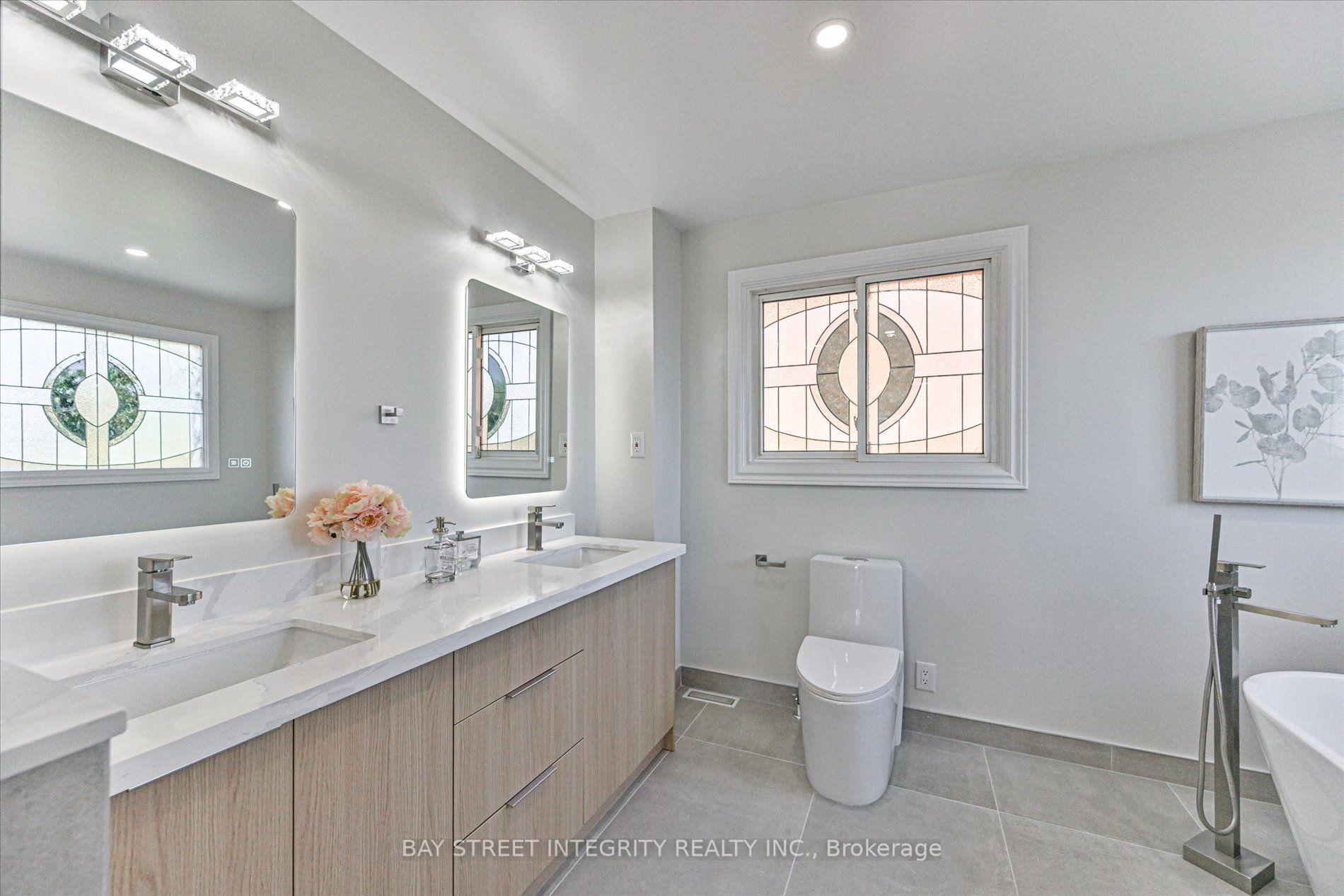 Photo 30 of 1225 Winterbourne Drive, Oakville, Clearview — HOMEH
