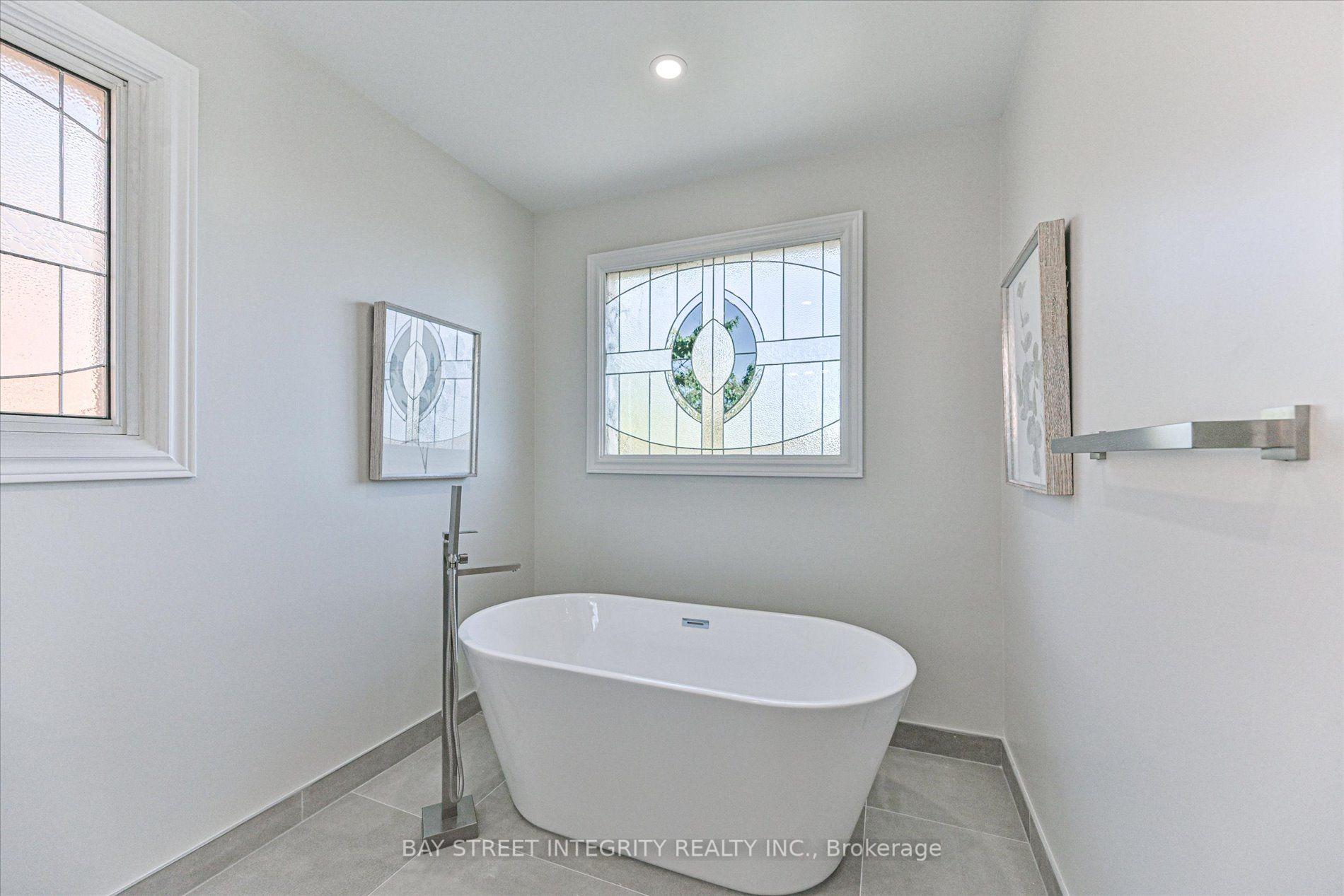 Photo 31 of 1225 Winterbourne Drive, Oakville, Clearview — HOMEH