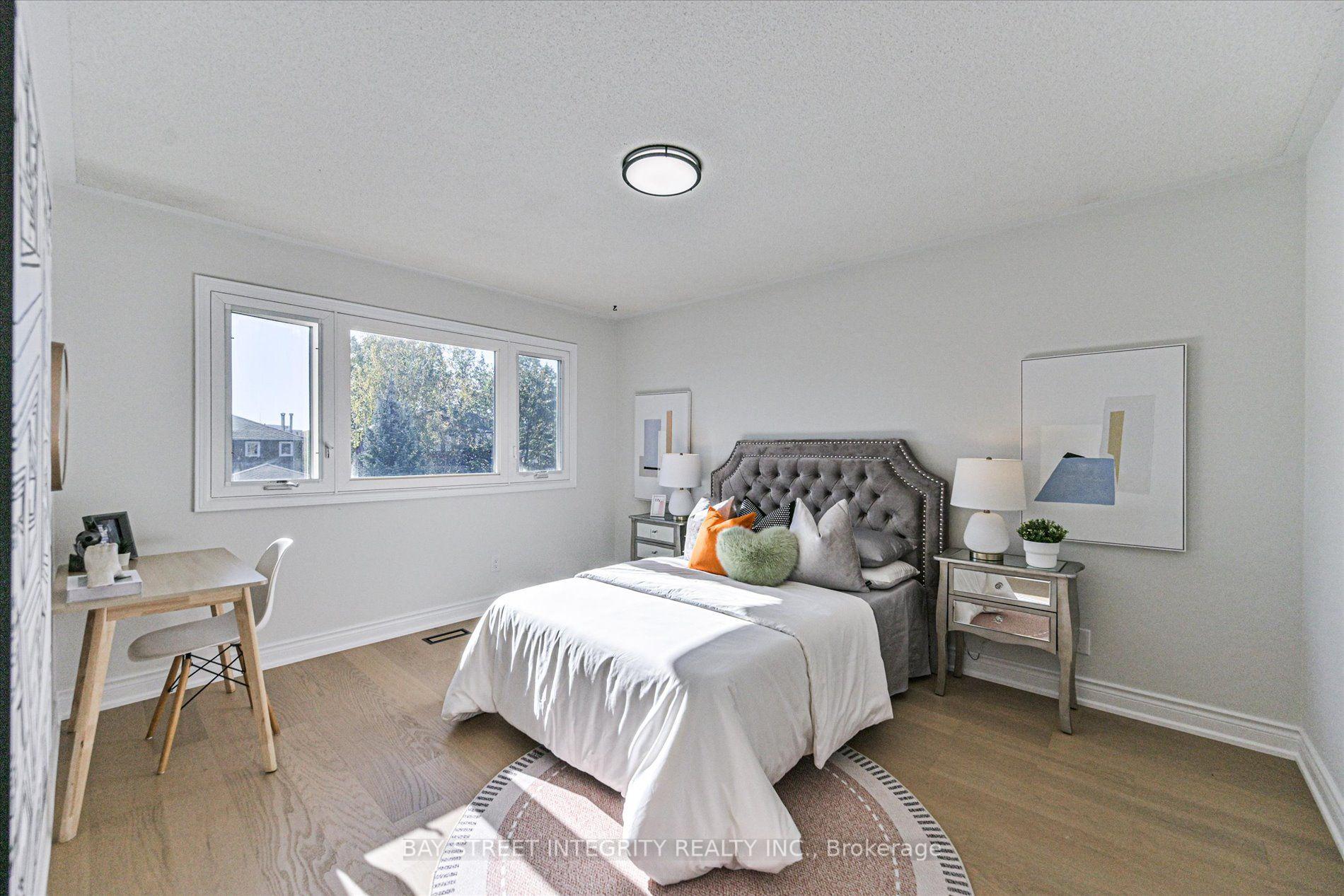 Photo 33 of 1225 Winterbourne Drive, Oakville, Clearview — HOMEH