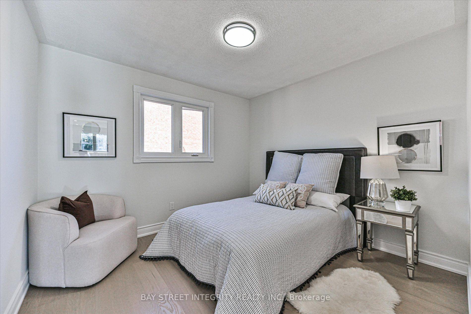 Photo 35 of 1225 Winterbourne Drive, Oakville, Clearview — HOMEH