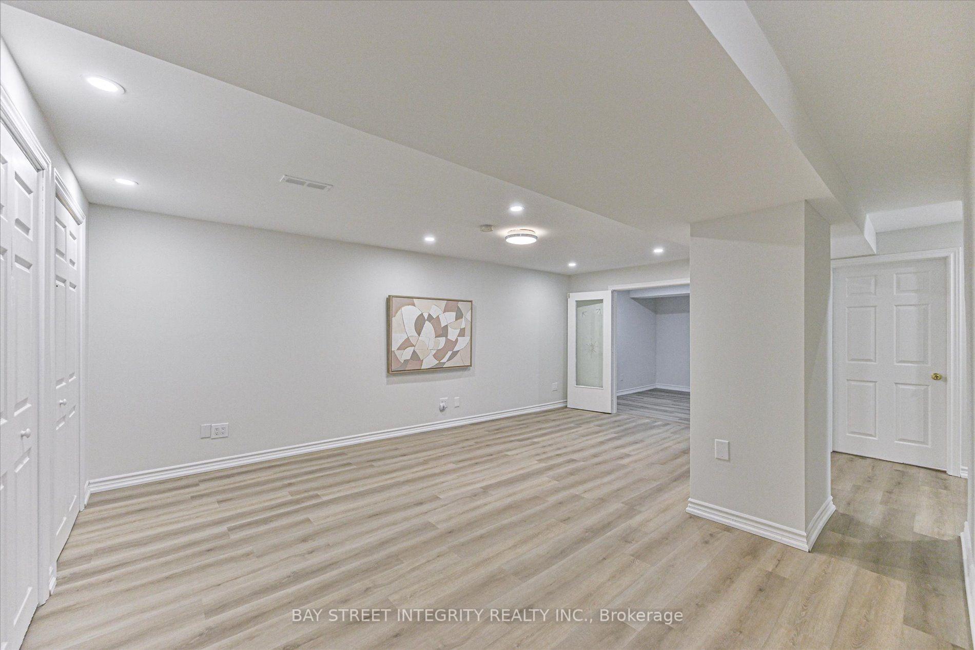 Photo 37 of 1225 Winterbourne Drive, Oakville, Clearview — HOMEH