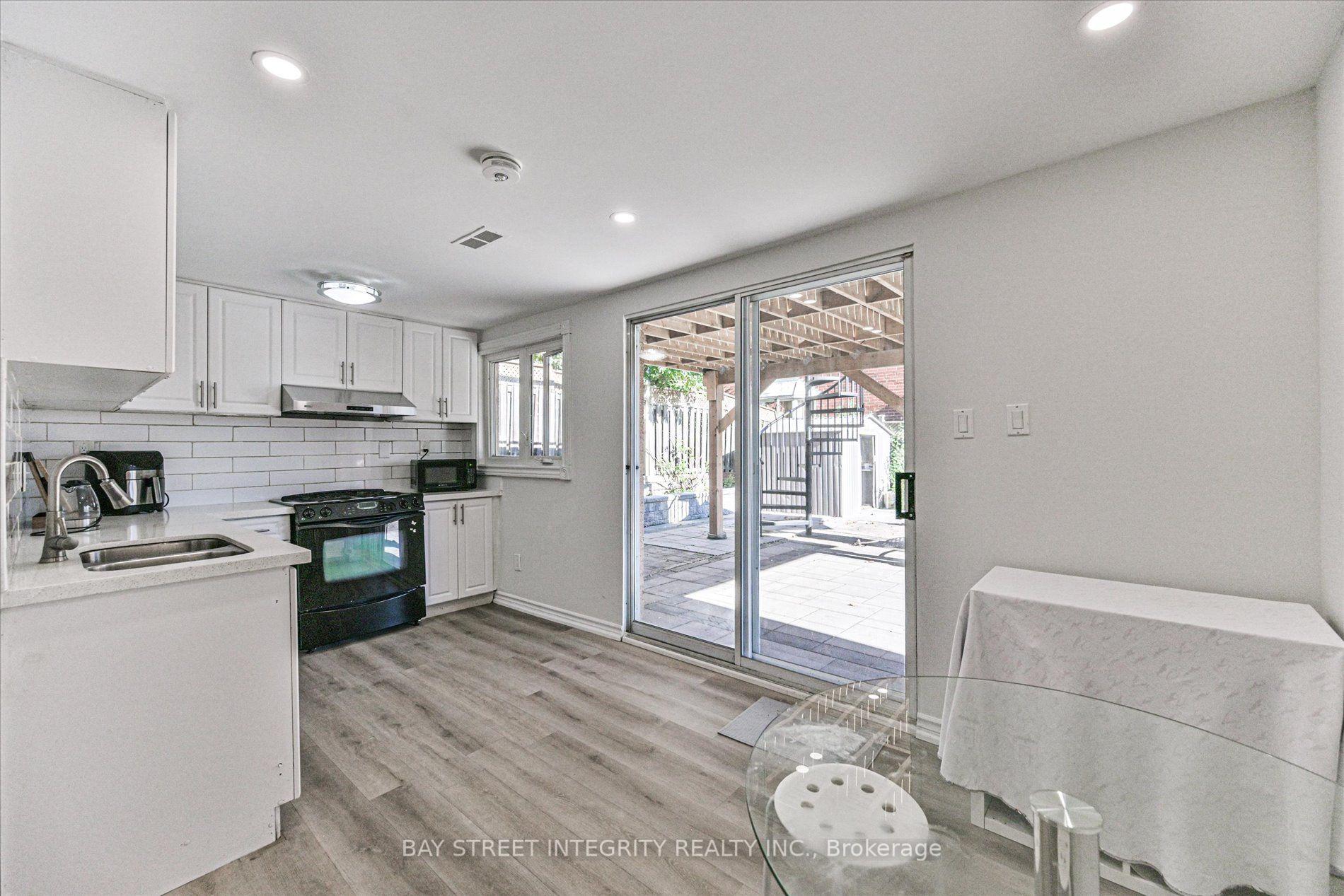 Photo 38 of 1225 Winterbourne Drive, Oakville, Clearview — HOMEH