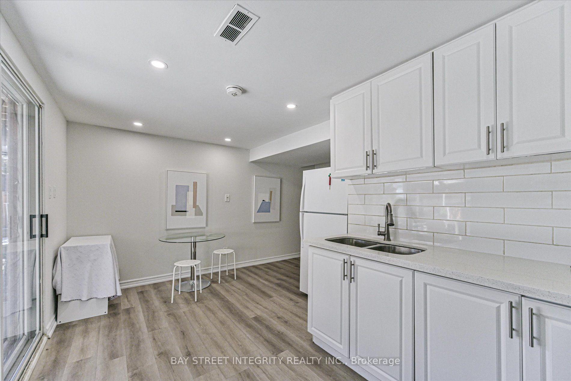 Photo 39 of 1225 Winterbourne Drive, Oakville, Clearview — HOMEH