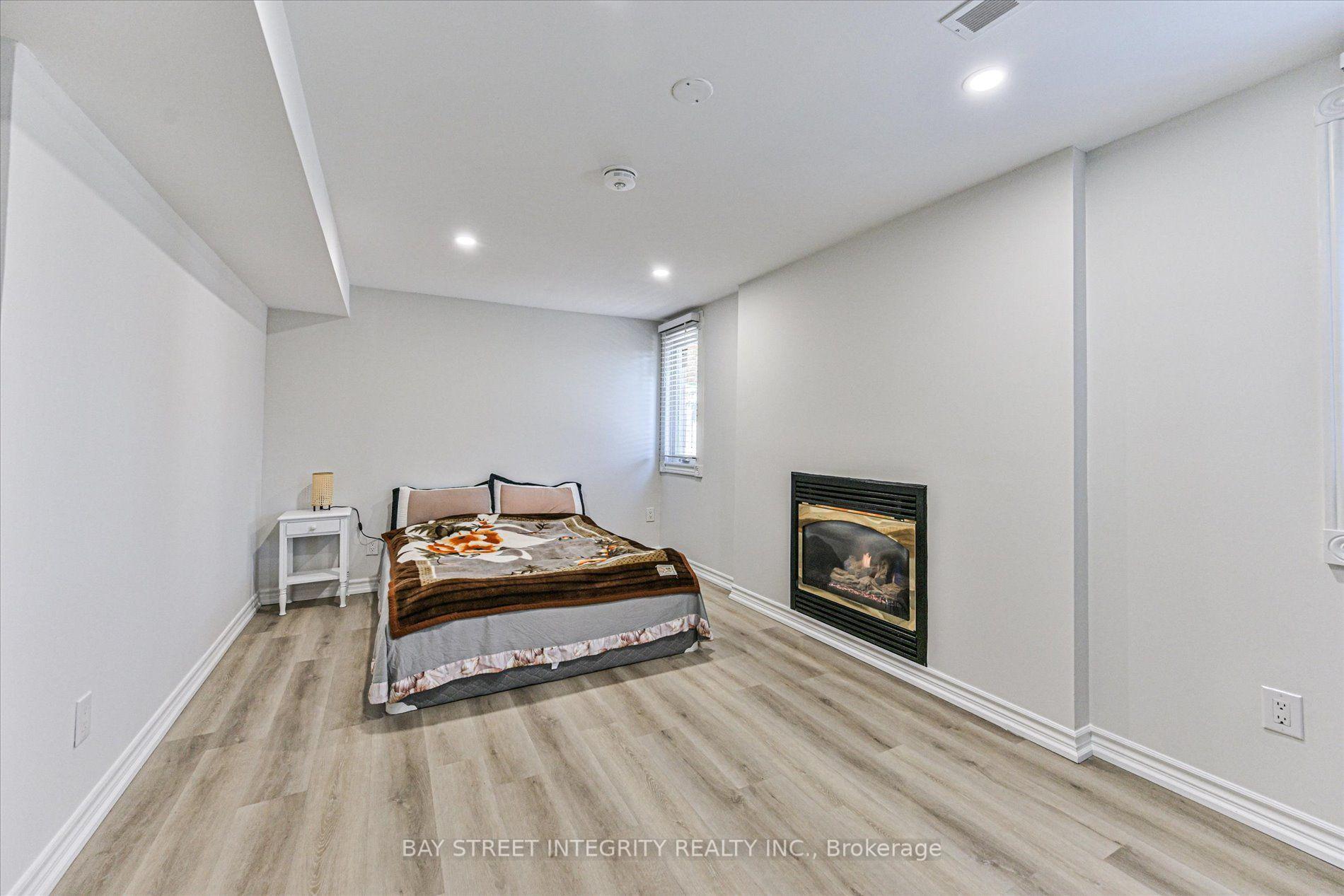 Photo 41 of 1225 Winterbourne Drive, Oakville, Clearview — HOMEH