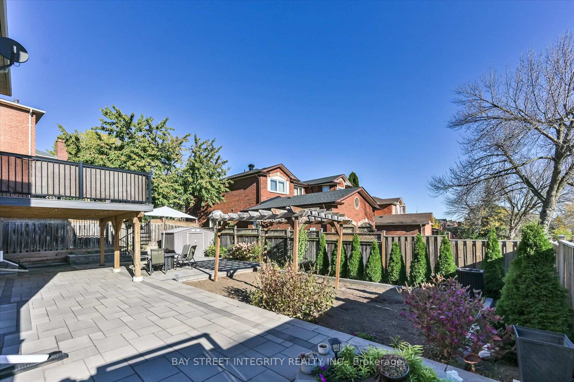 Photo 45 of 1225 Winterbourne Drive, Oakville, Clearview — HOMEH