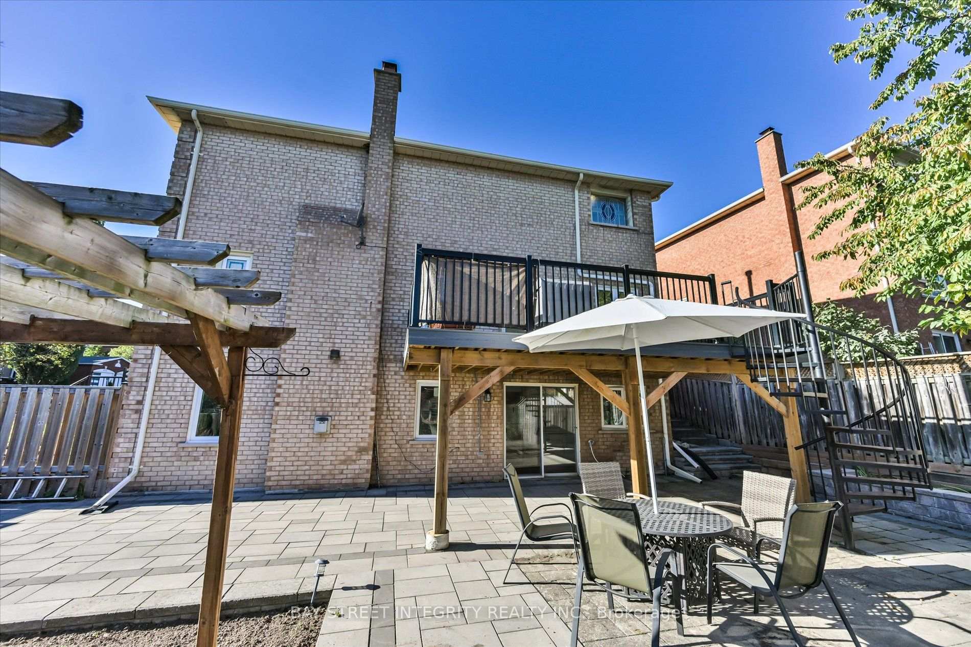 Photo 49 of 1225 Winterbourne Drive, Oakville, Clearview — HOMEH