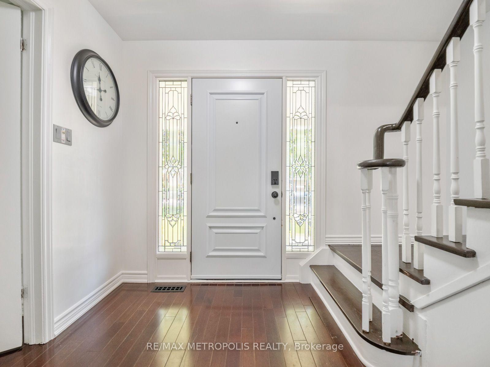 Photo 4 of 144 All Saints Crescent, Oakville, Ford — HOMEH