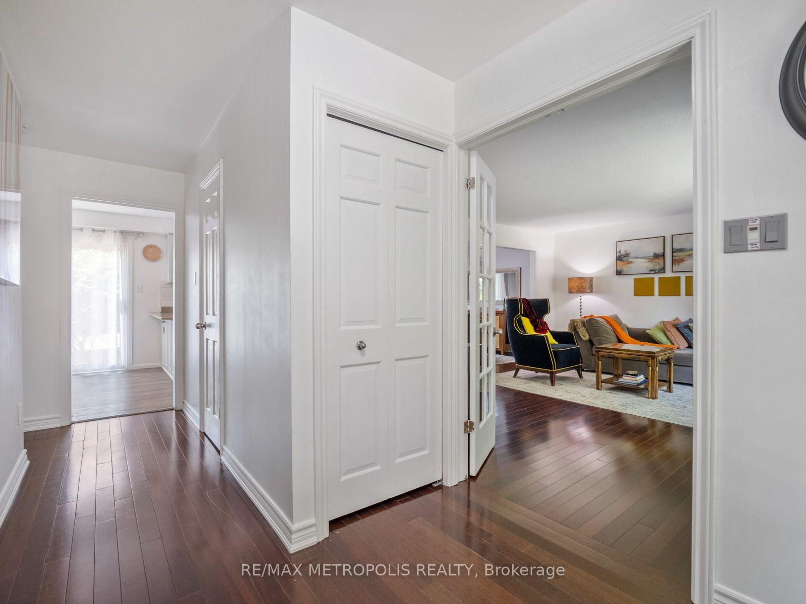 Photo 5 of 144 All Saints Crescent, Oakville, Ford — HOMEH