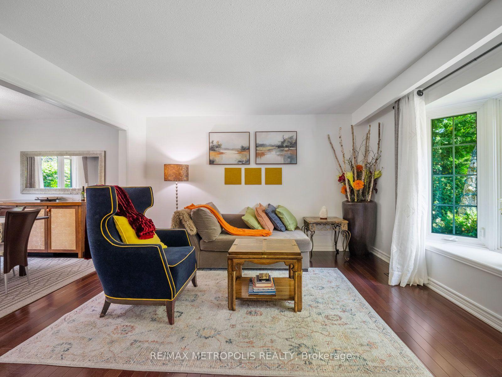 Photo 7 of 144 All Saints Crescent, Oakville, Ford — HOMEH