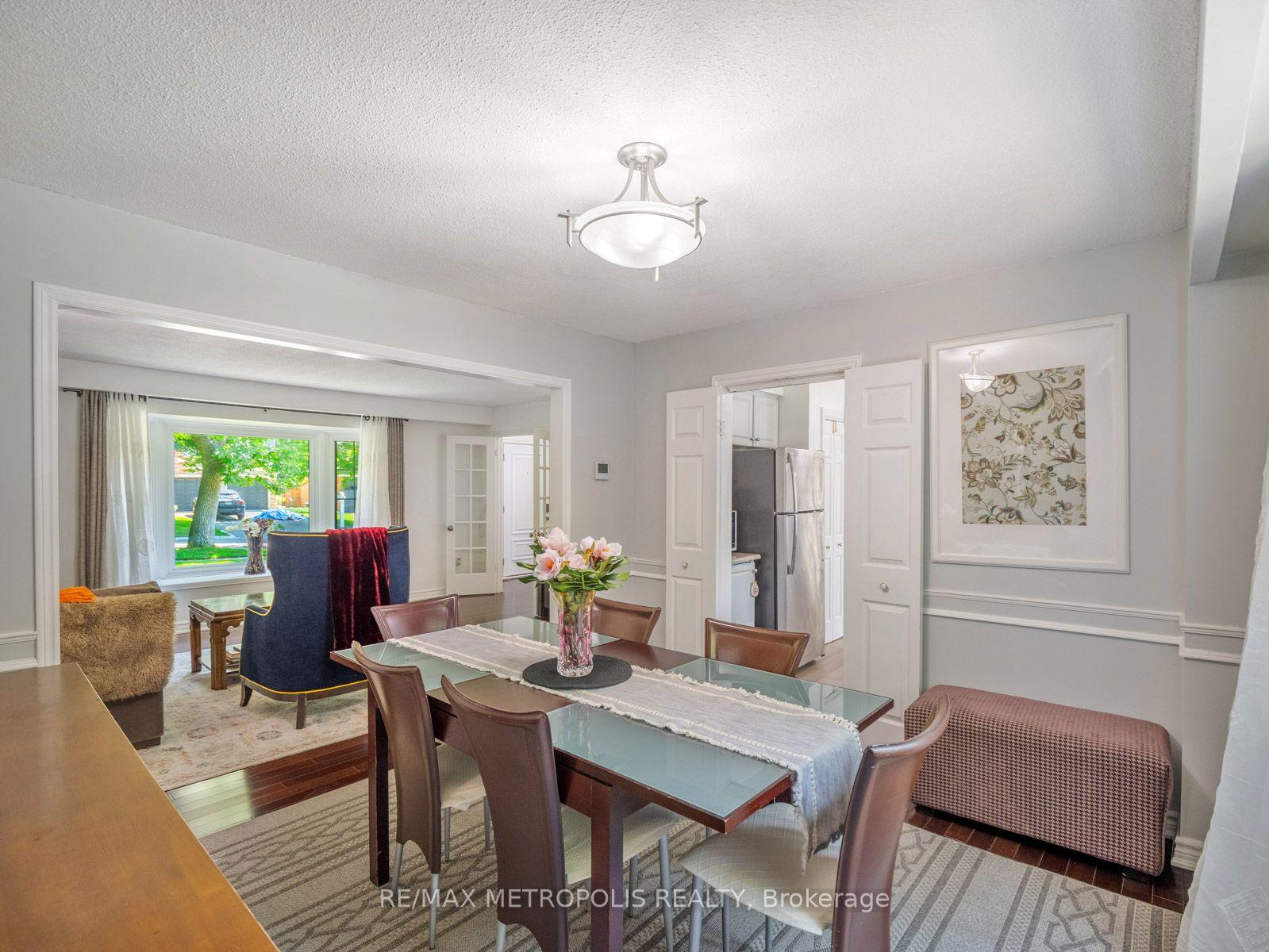 Photo 11 of 144 All Saints Crescent, Oakville, Ford — HOMEH