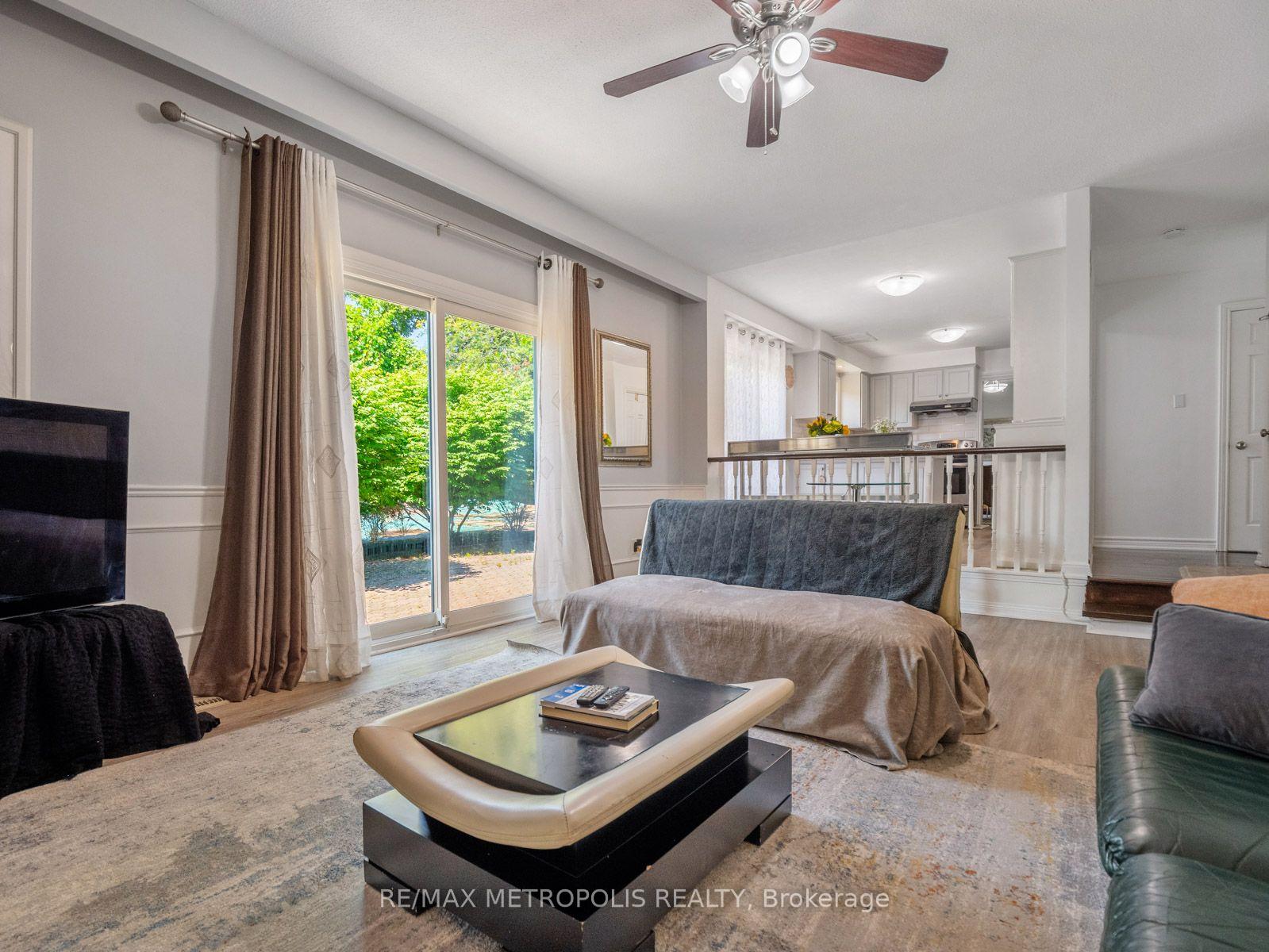 Photo 17 of 144 All Saints Crescent, Oakville, Ford — HOMEH