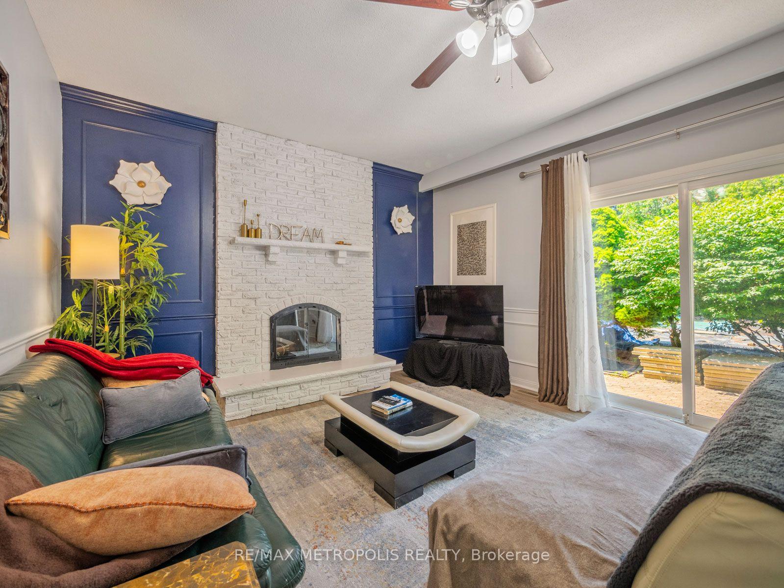 Photo 22 of 144 All Saints Crescent, Oakville, Ford — HOMEH